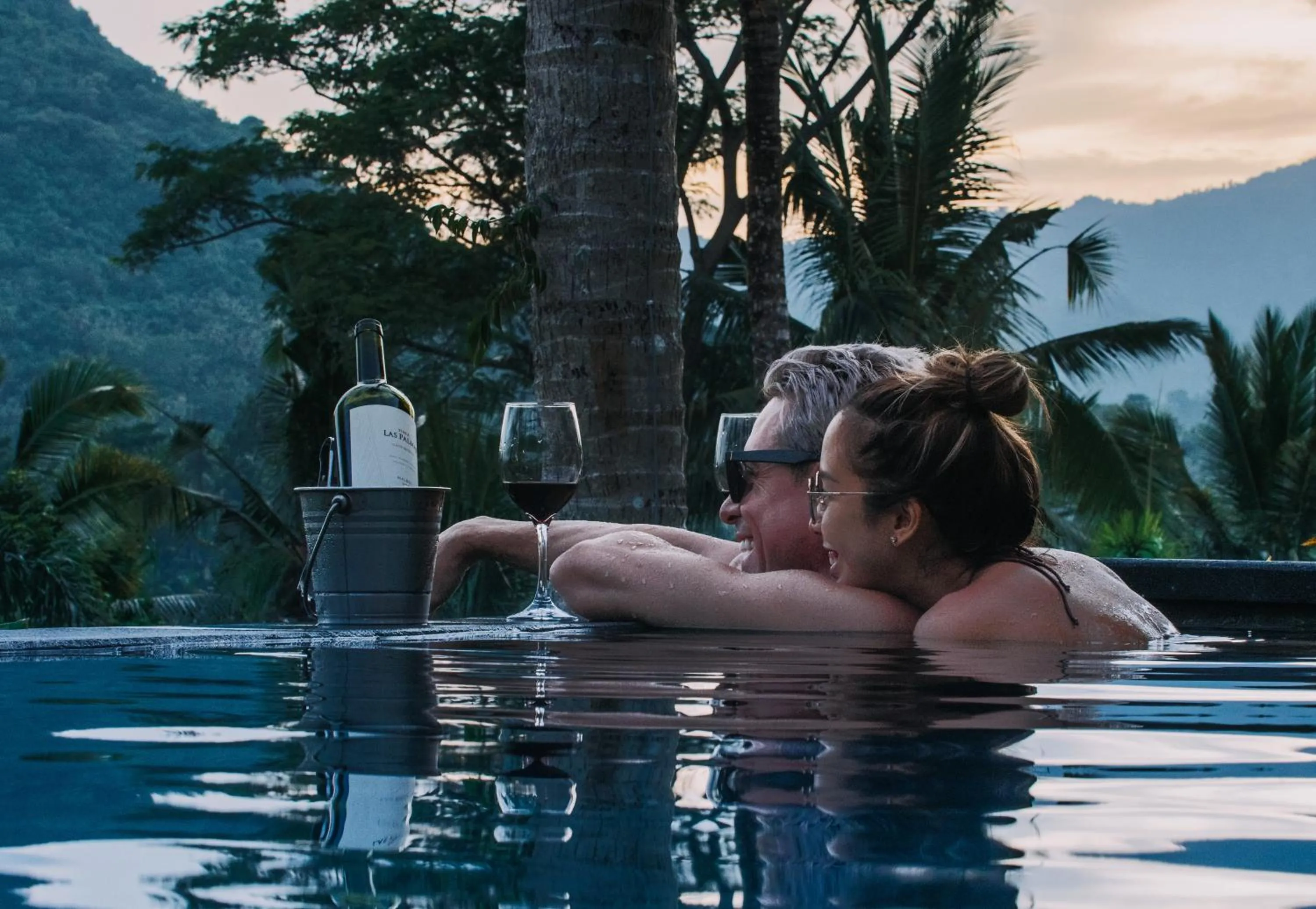 People in Neano Escape