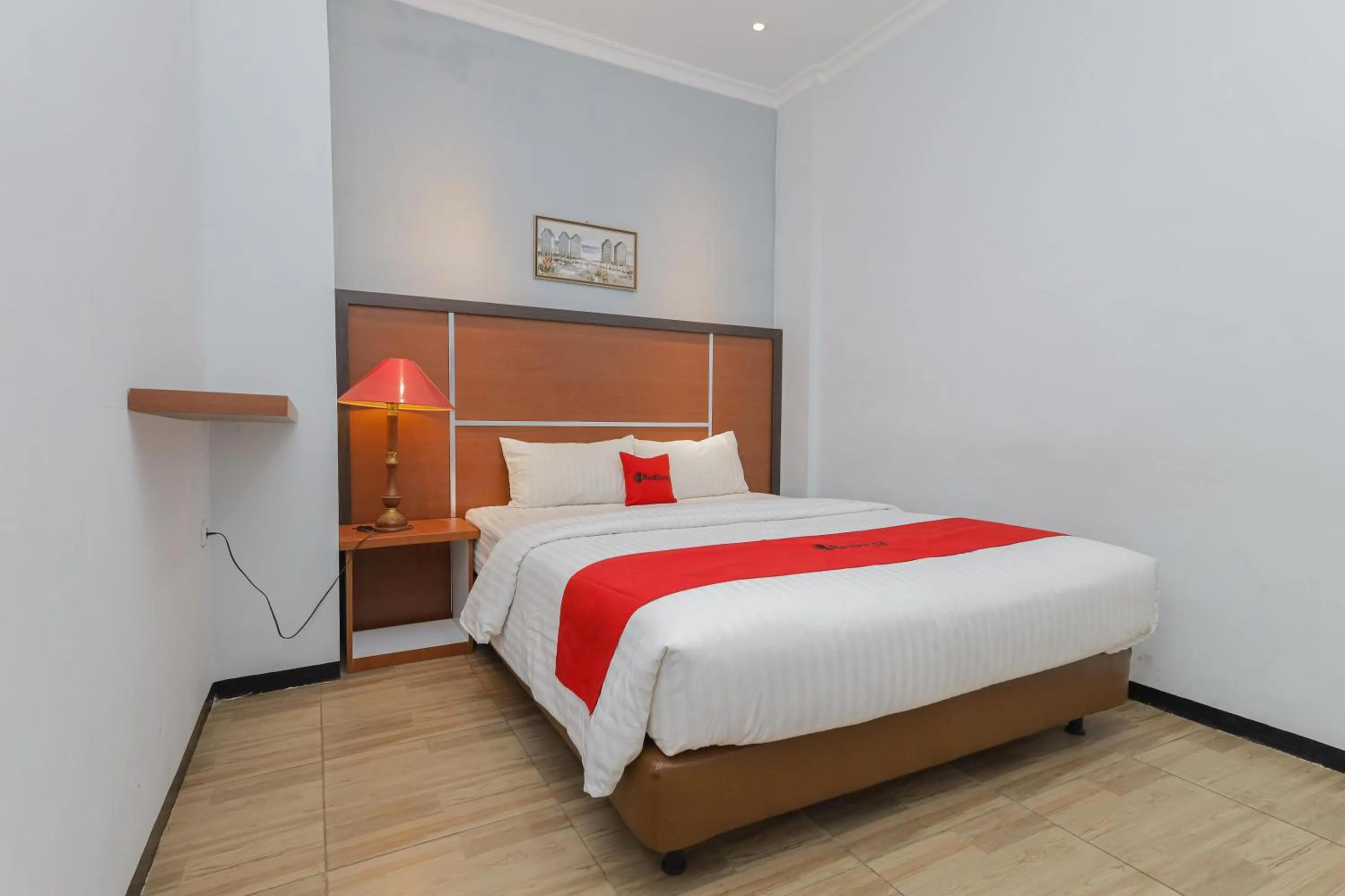 Bedroom, Bed in RedDoorz Plus At Swun Stay Raya Langsep