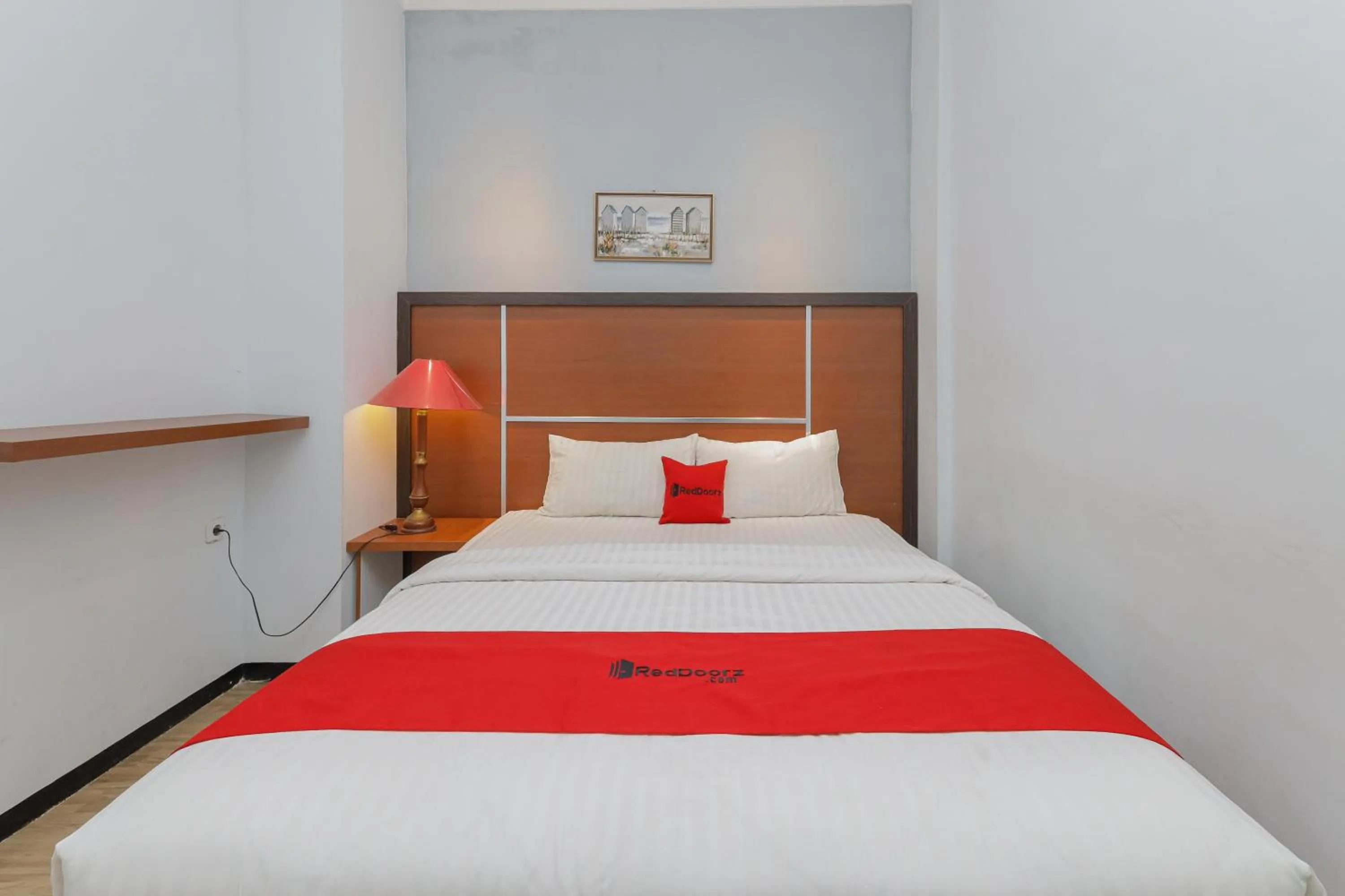 Bedroom, Bed in RedDoorz Plus At Swun Stay Raya Langsep