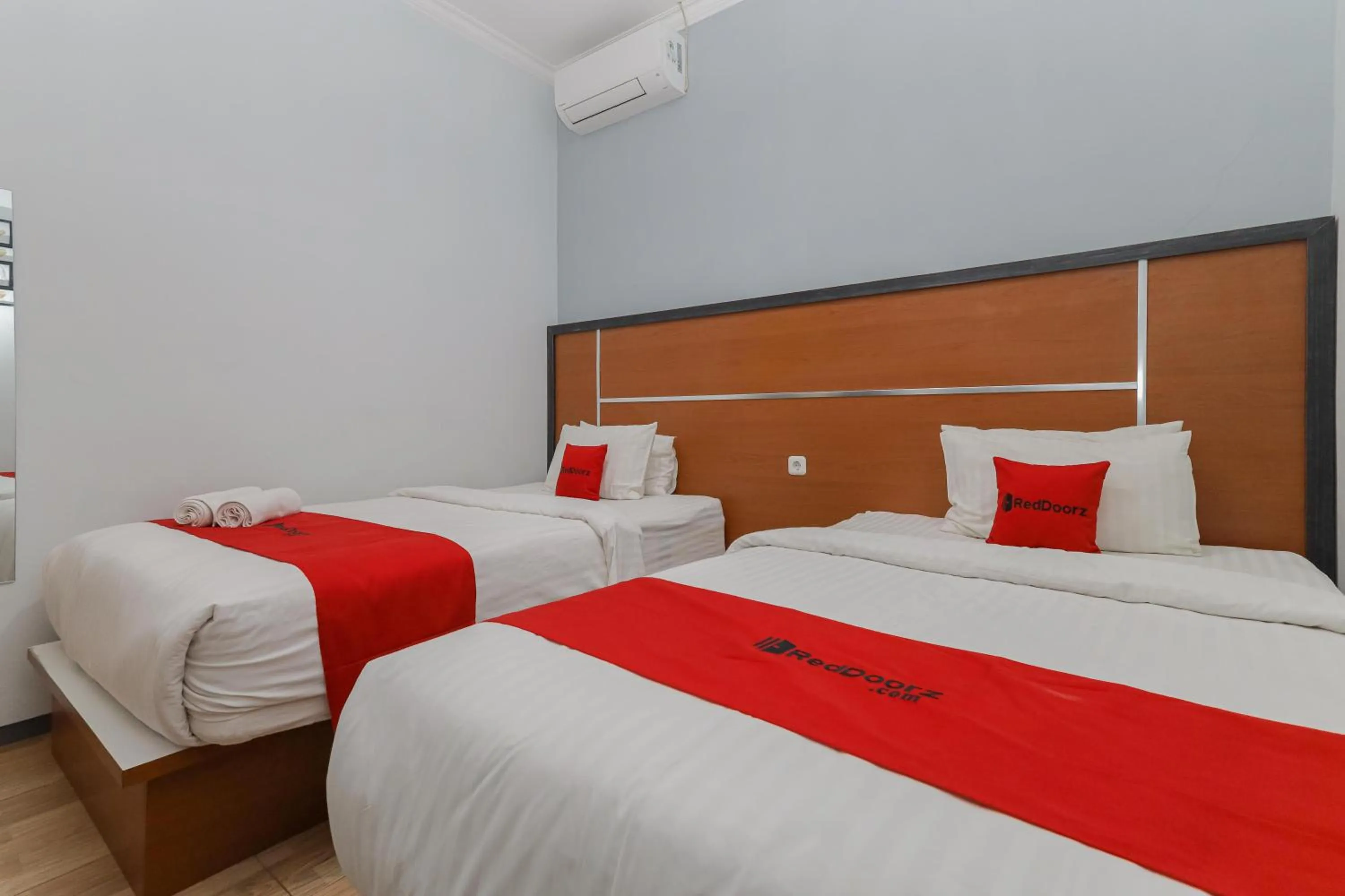 Bedroom, Bed in RedDoorz Plus At Swun Stay Raya Langsep