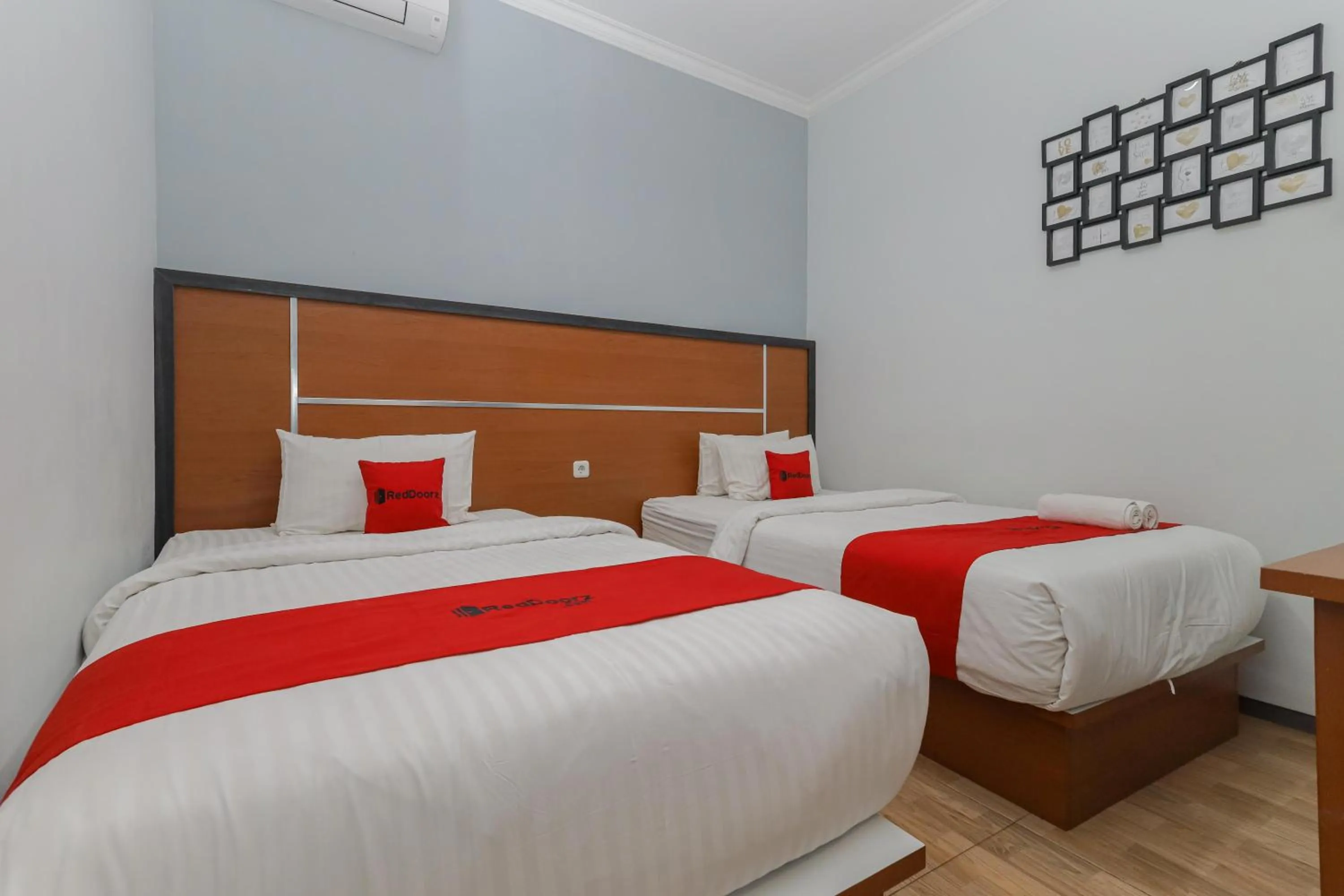 Bedroom, Bed in RedDoorz Plus At Swun Stay Raya Langsep