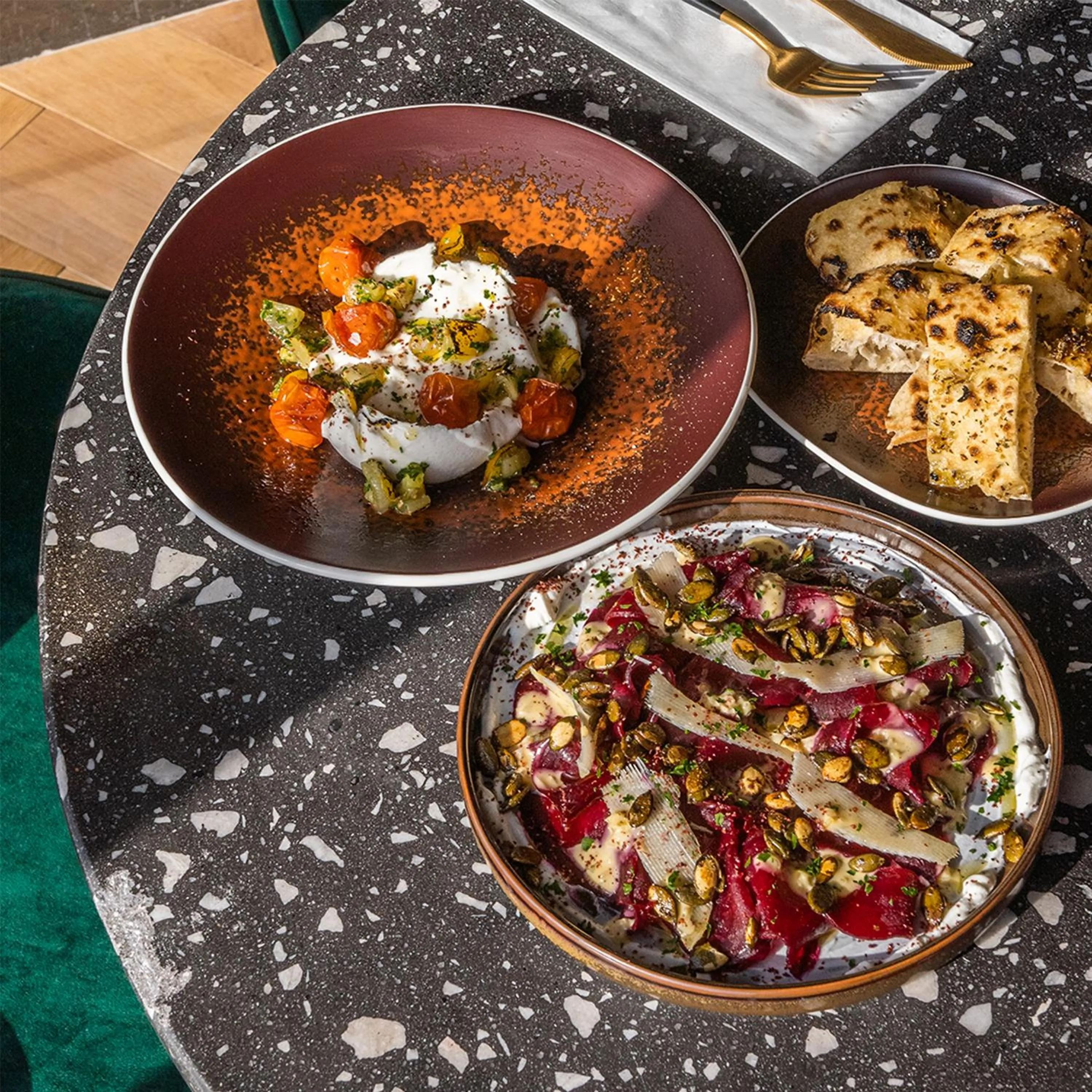 Restaurant/places to eat in The House Hotel Al Khiran