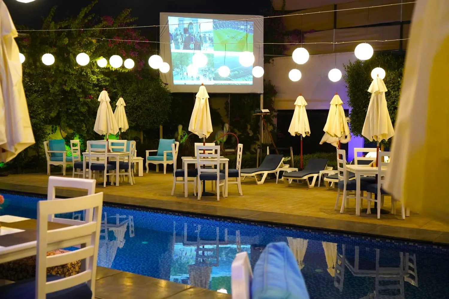 Restaurant/places to eat in Aitch Boutique Hotel - an LIH Hotel