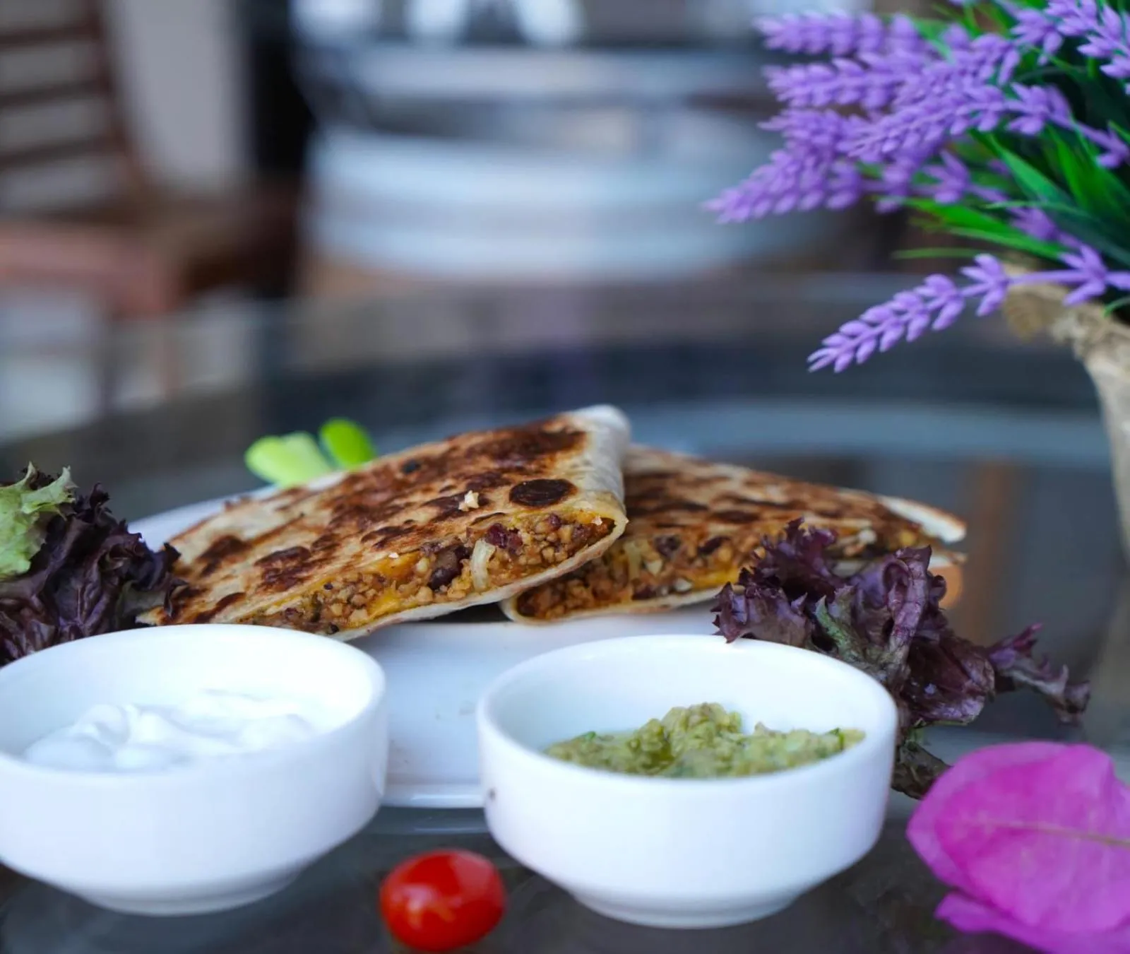 Food and drinks in Aitch Boutique Hotel - an LIH Hotel