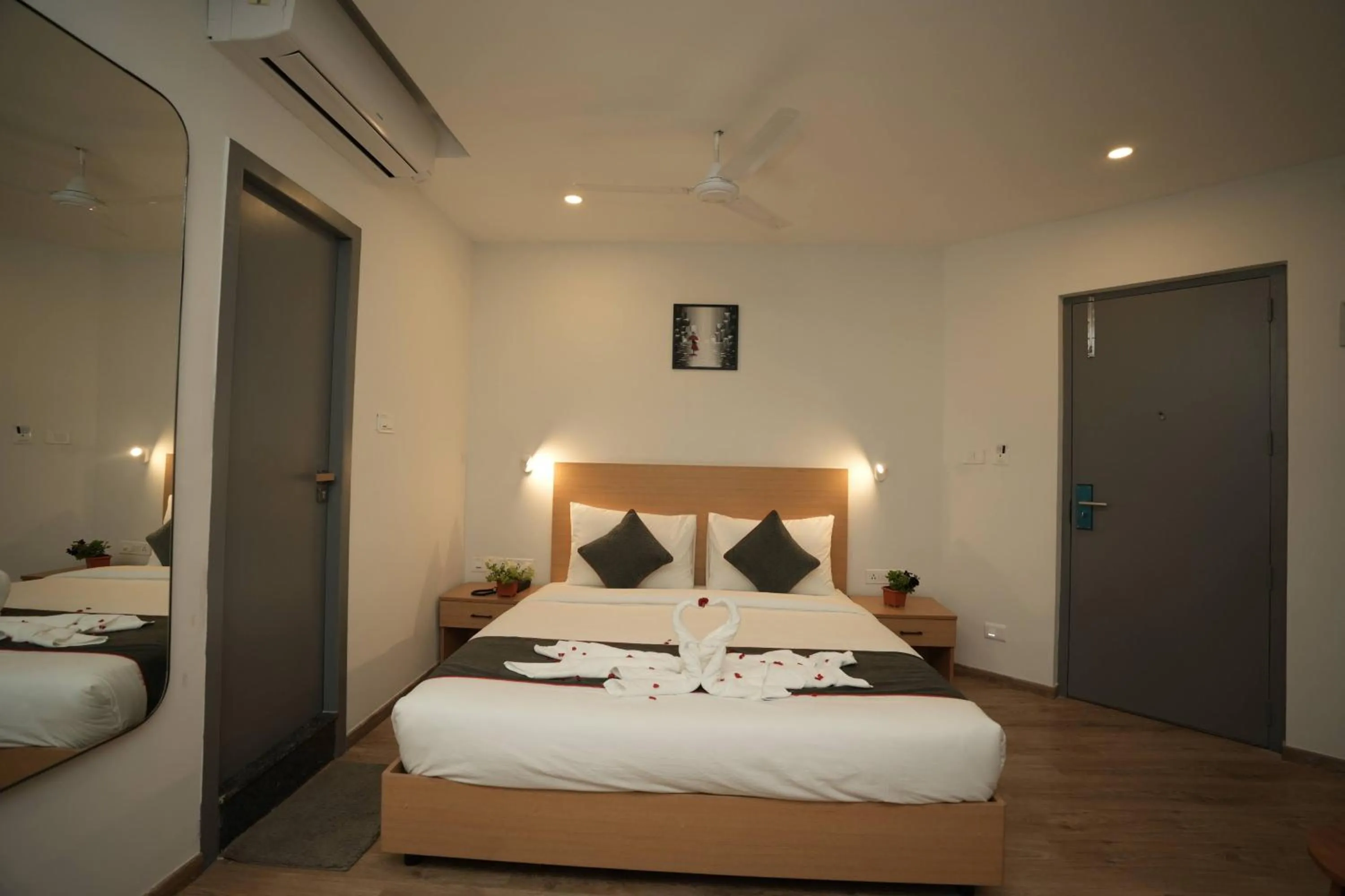Bedroom, Bed in GRAND GANPAT