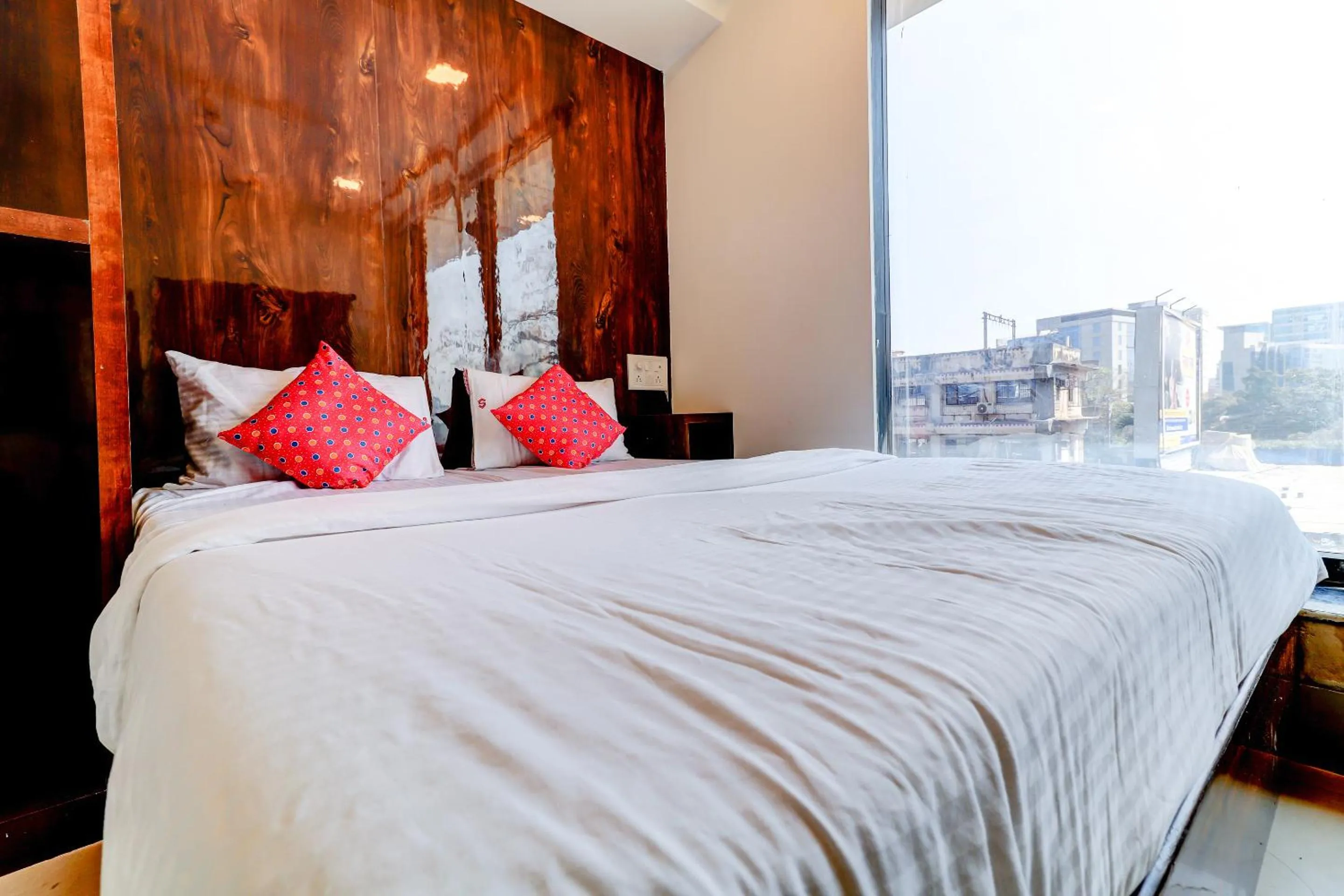 Bed in Hotel Prime Inn, Andheri West - Near Mumbai International Airport