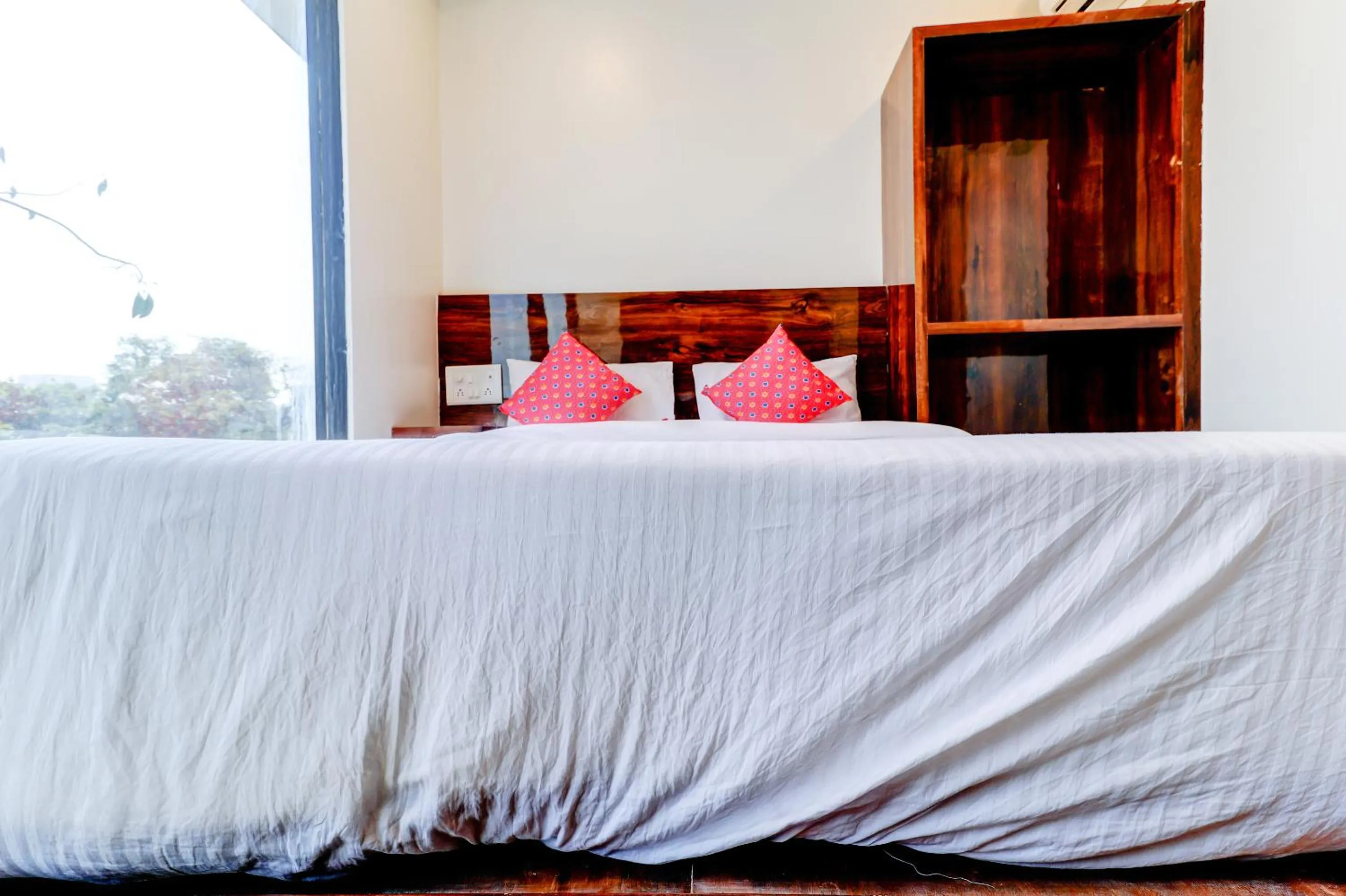 Bed in Hotel Prime Inn, Andheri West - Near Mumbai International Airport