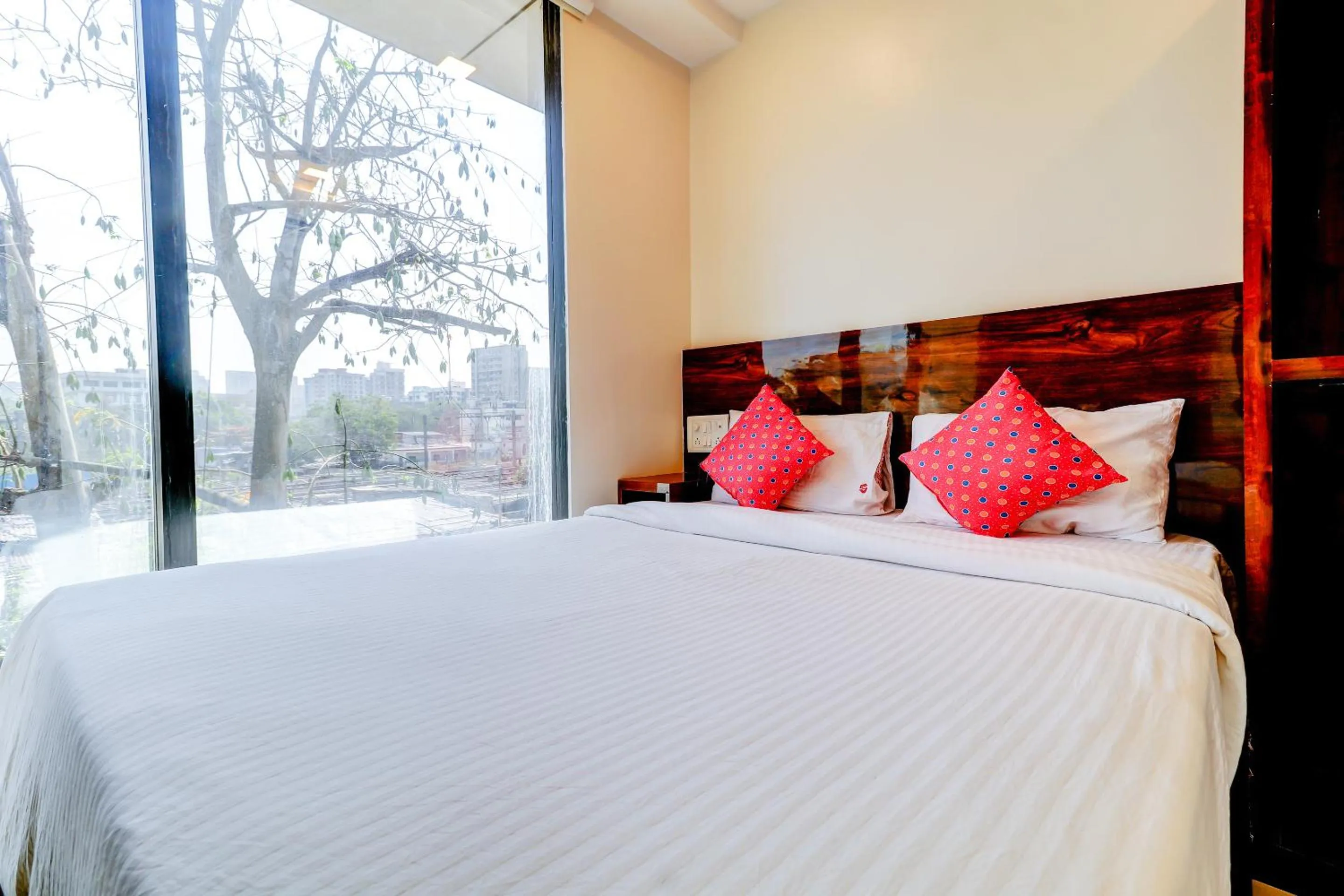 Bed in Hotel Prime Inn, Andheri West - Near Mumbai International Airport