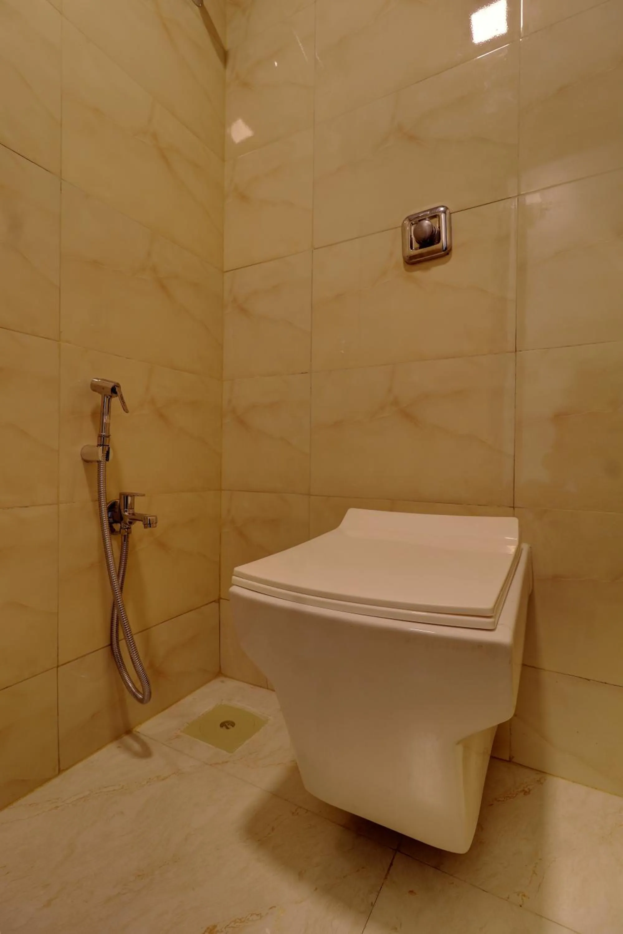 Bathroom in Hotel Prime Inn, Andheri West - Near Mumbai International Airport