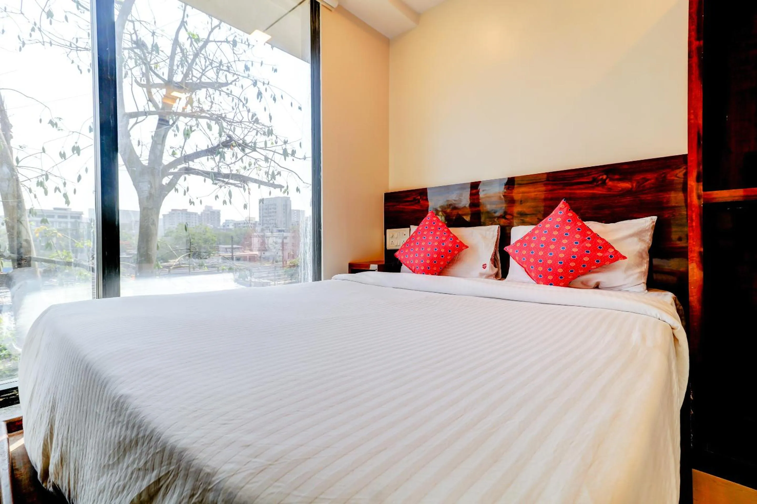 Bed in Hotel Prime Inn, Andheri West - Near Mumbai International Airport