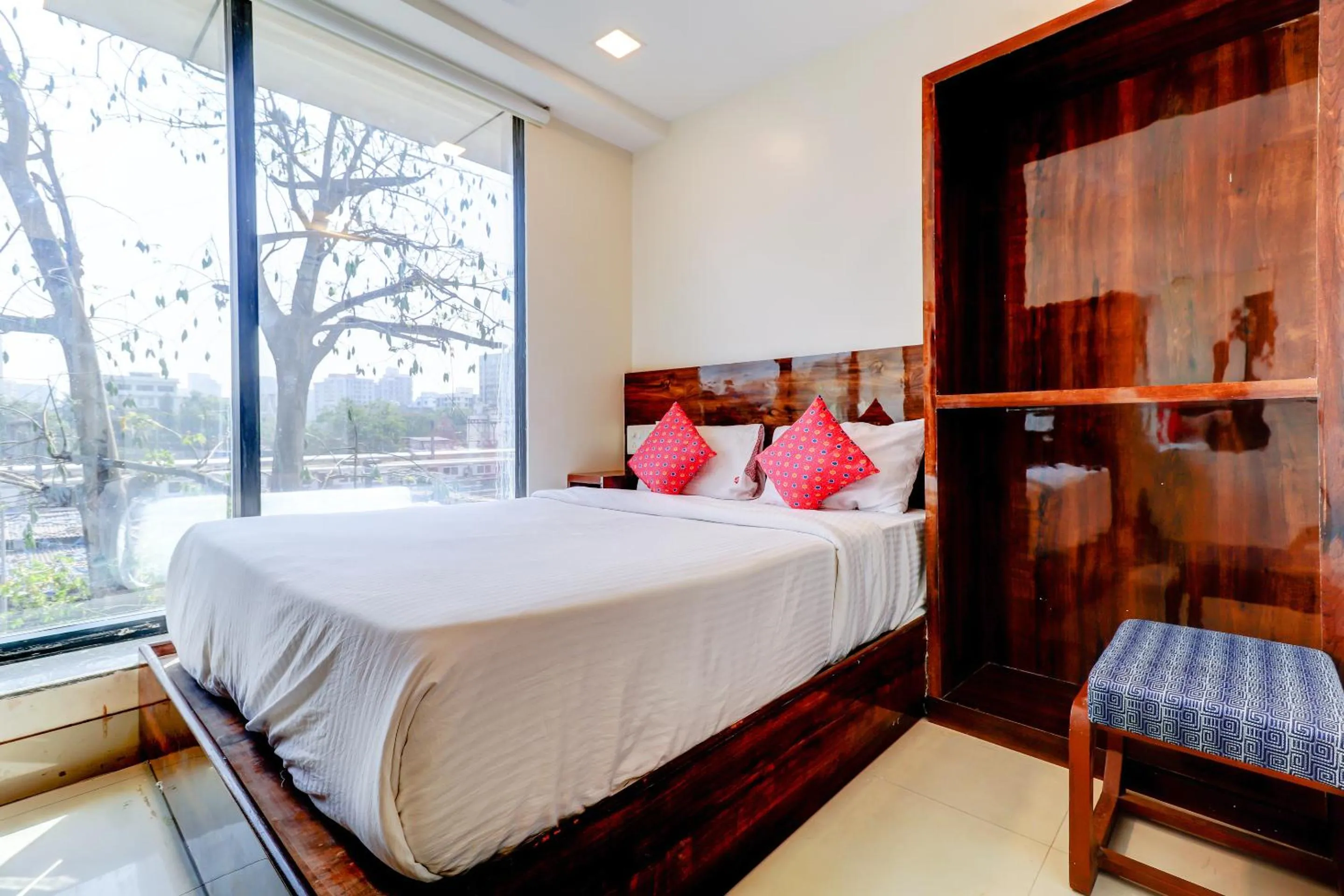 Bed in Hotel Prime Inn, Andheri West - Near Mumbai International Airport