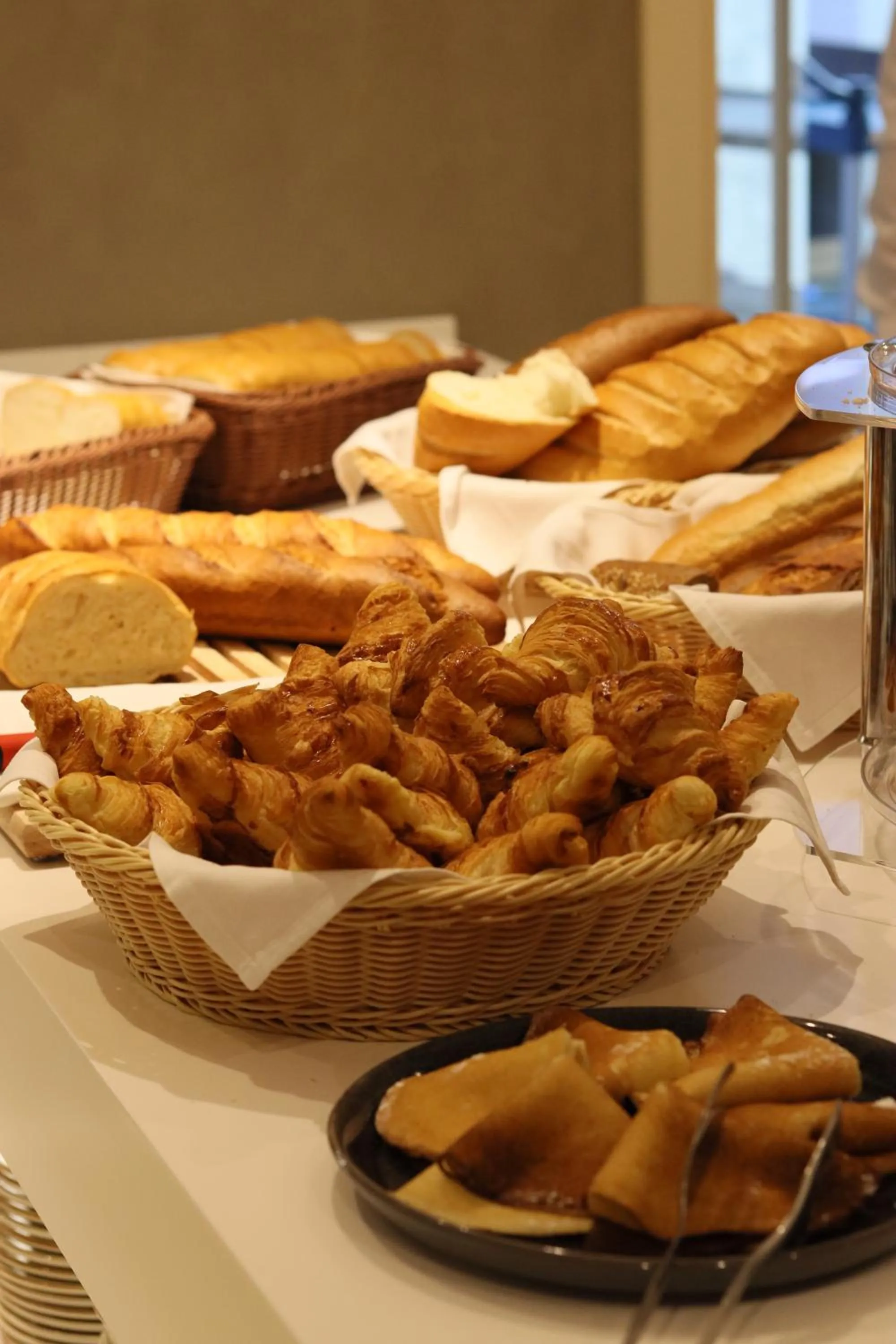 Buffet breakfast in Marjan Plaza Hotel