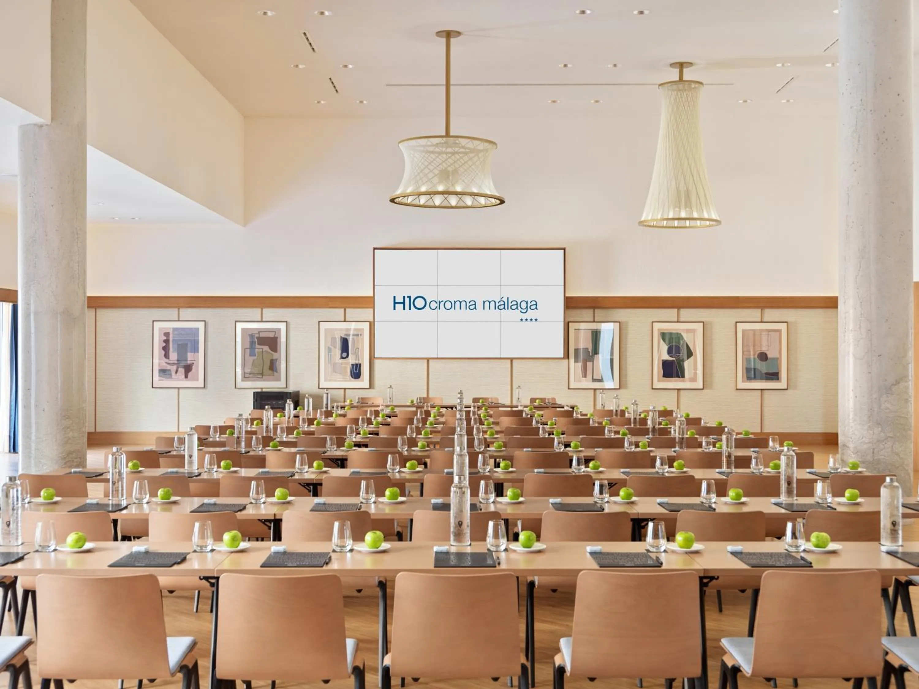 Business facilities in H10 Croma Málaga