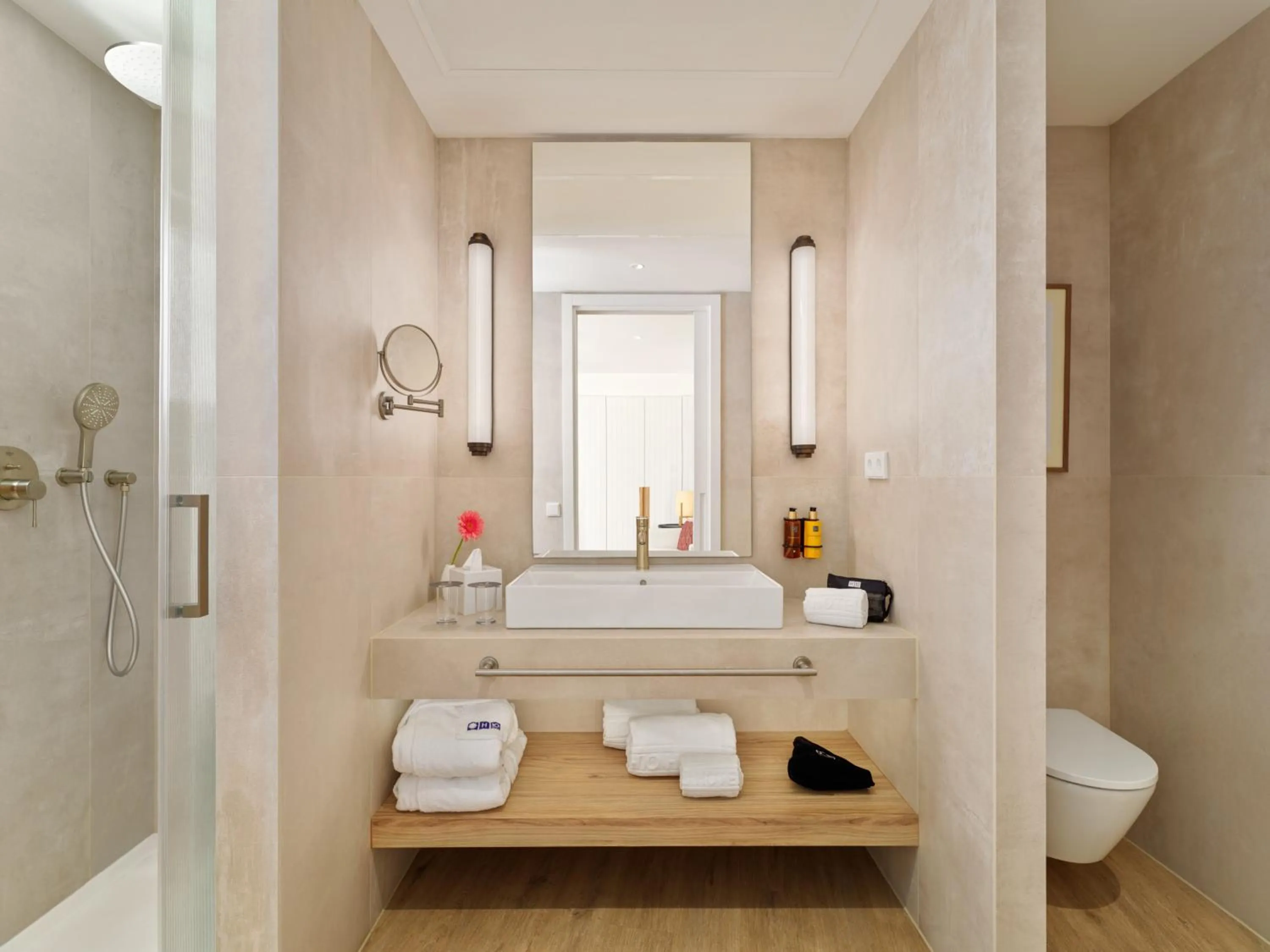 Bathroom in H10 Croma Málaga