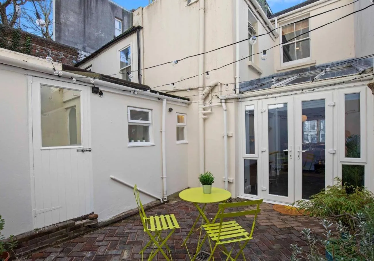 Other in The Townhouse By My Getaways Free Parking