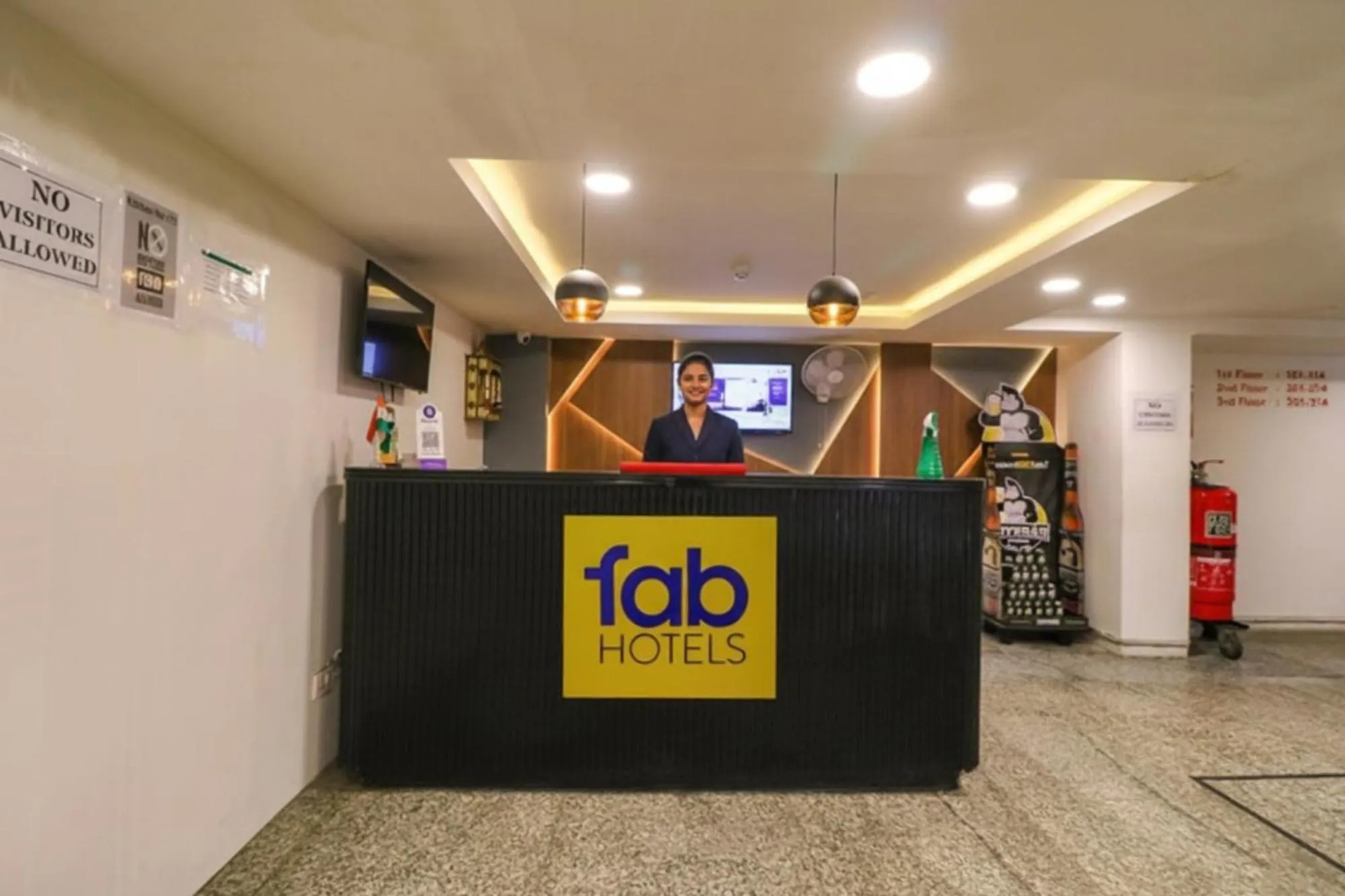 Lobby or reception in FabHotel La Serene Punjabi Bagh