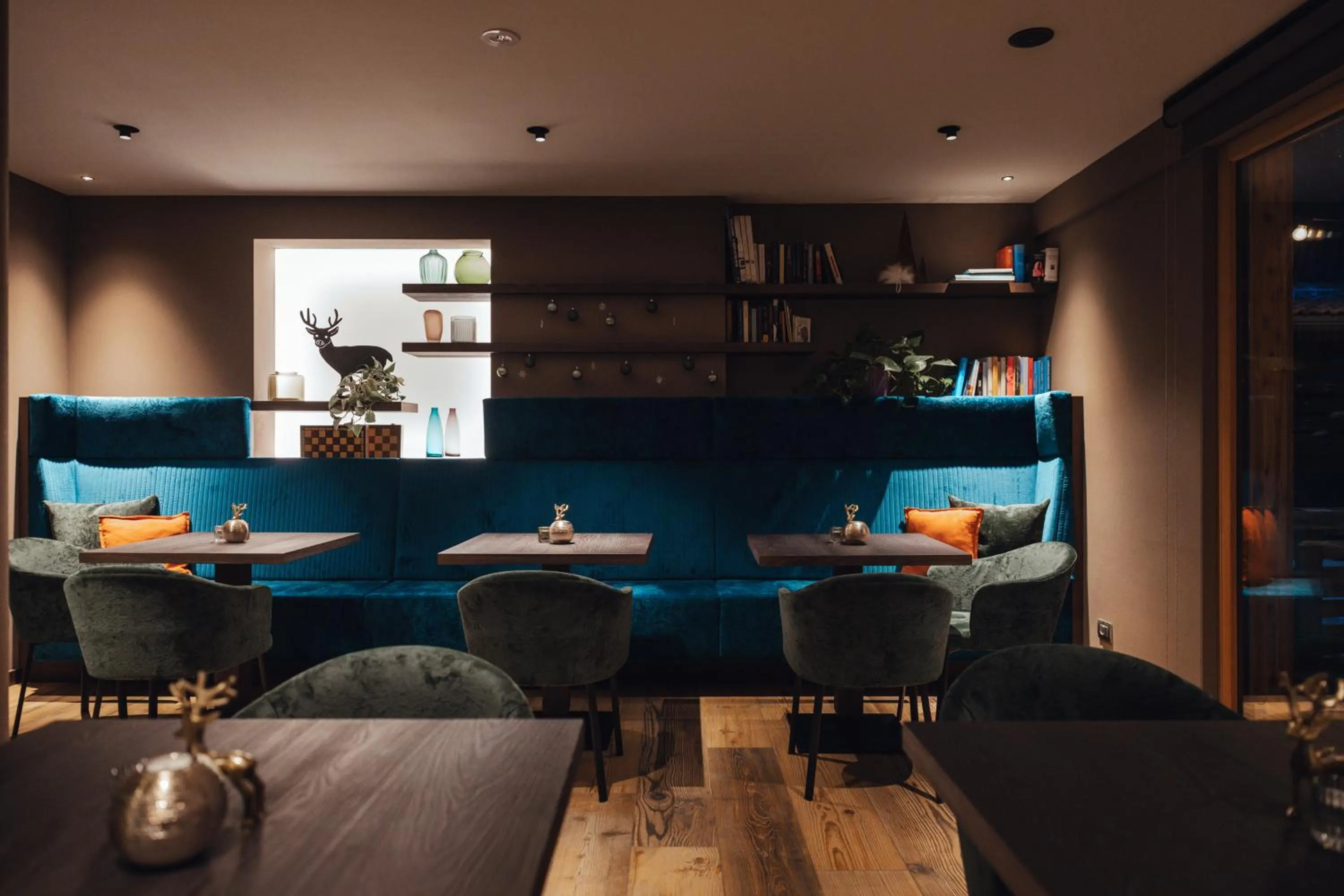 Restaurant/places to eat in Residence Nele