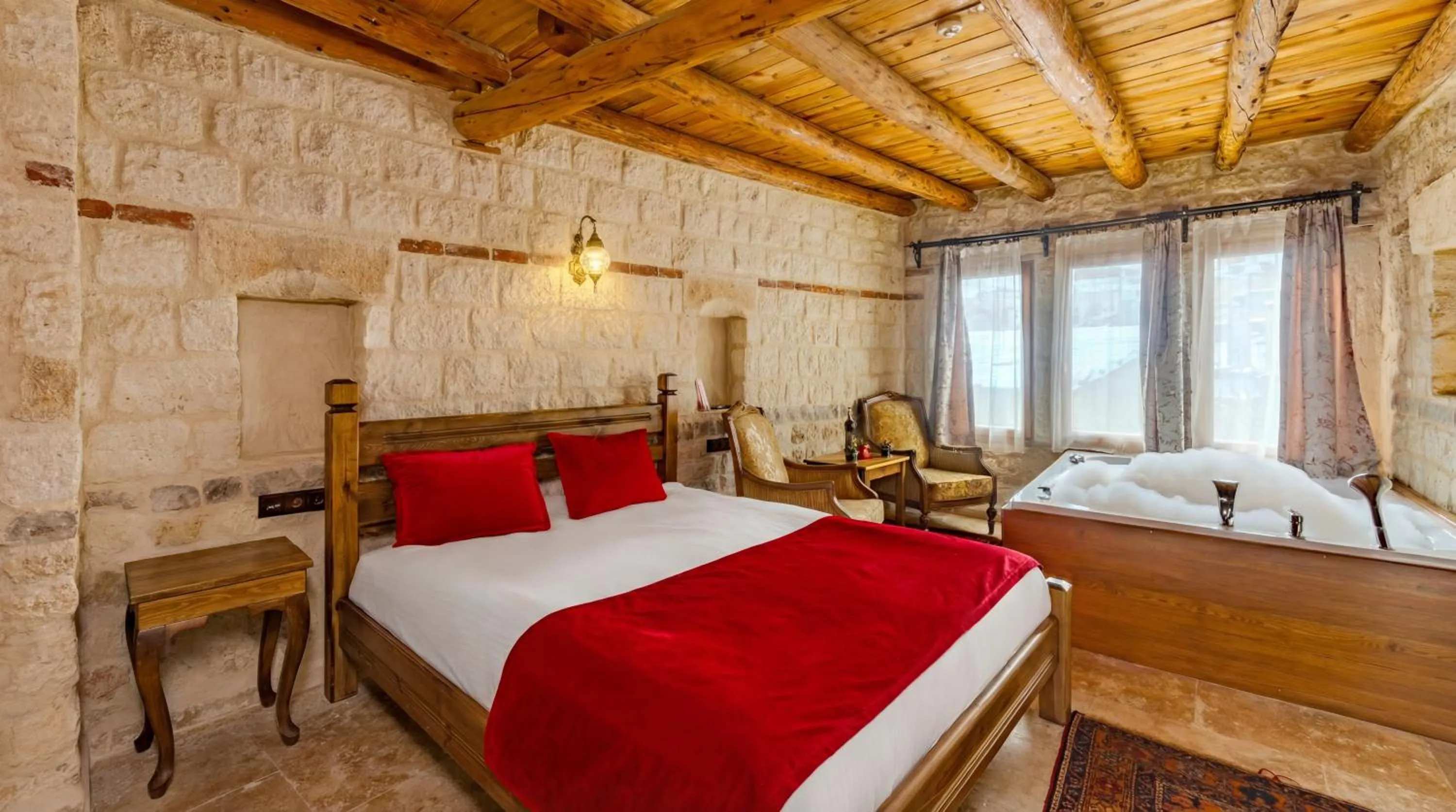 Photo of the whole room, Bed in Zula Cave House