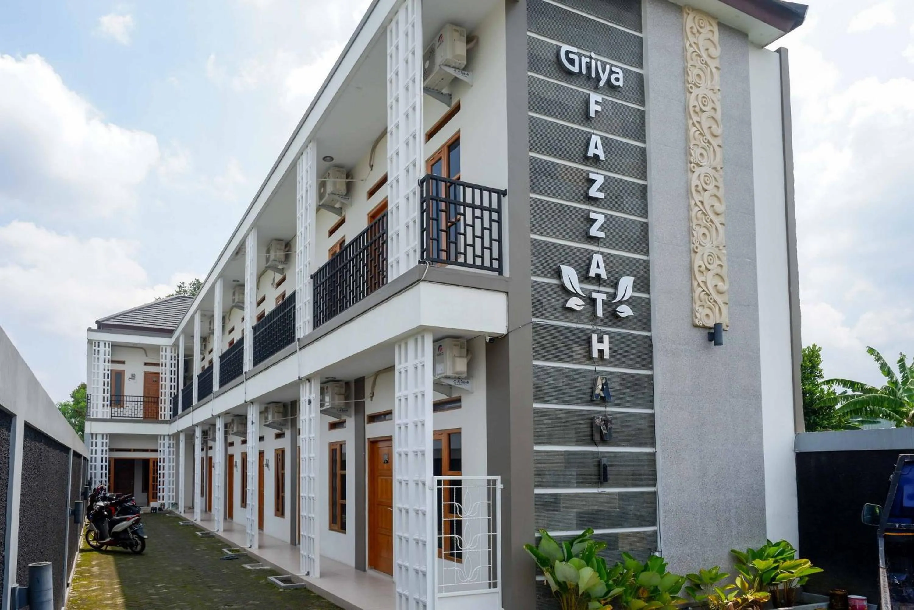 Property building in RedDoorz Syariah near RS Hermina Yogyakarta