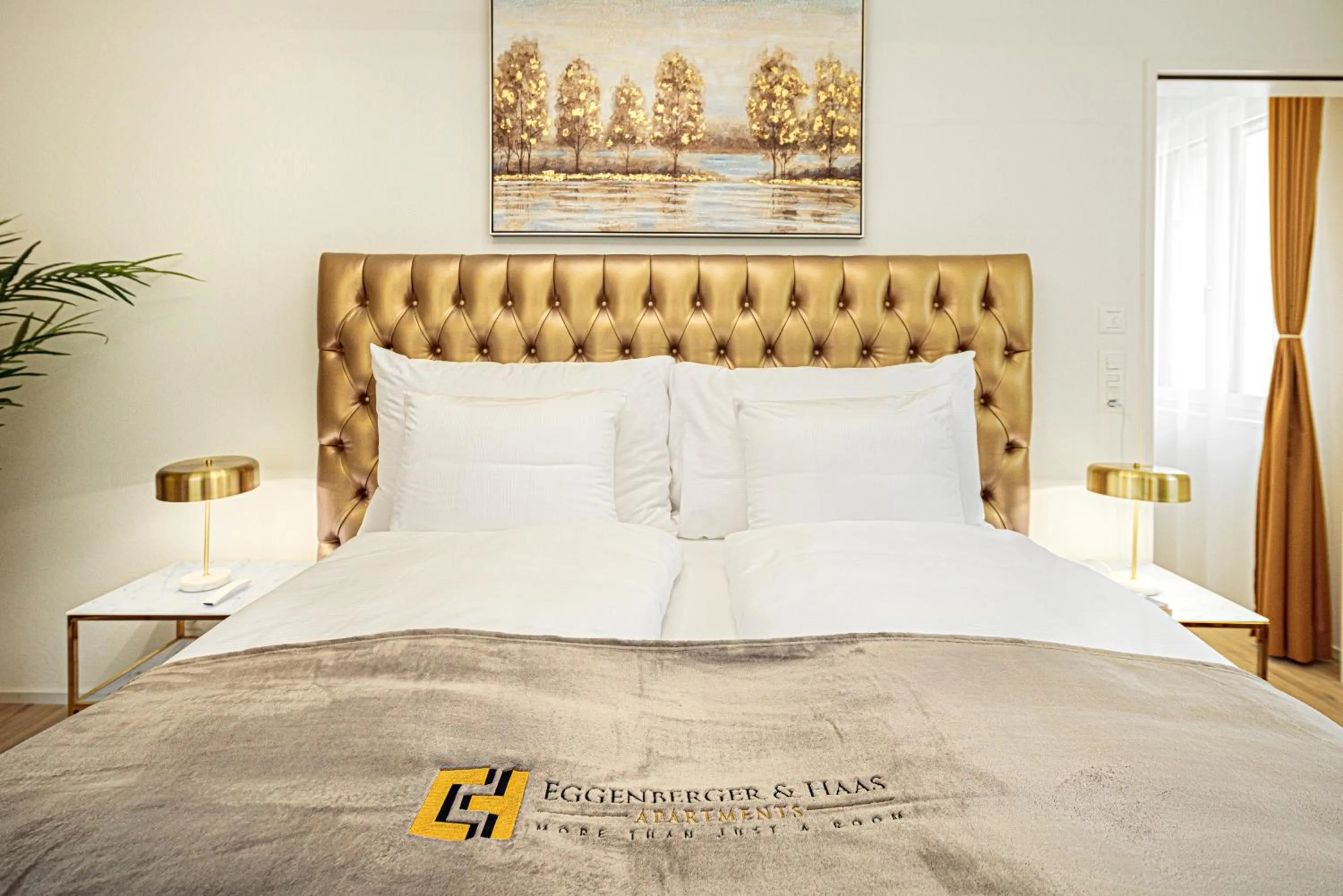 Bed in VISIMO Apartments Mühlensteg St Gallen - Elegant Quiet Central