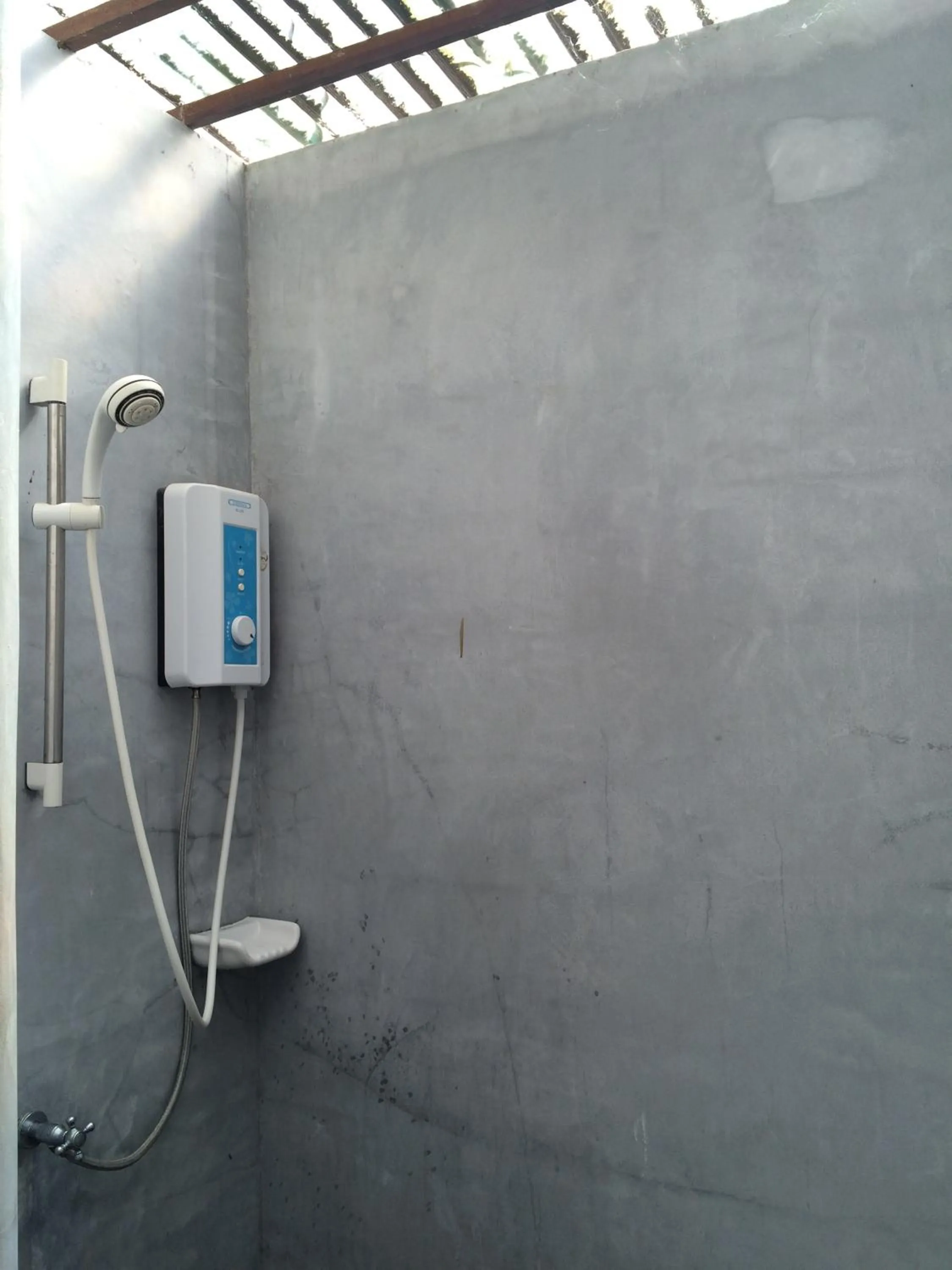 Shower in Fern House Retreat