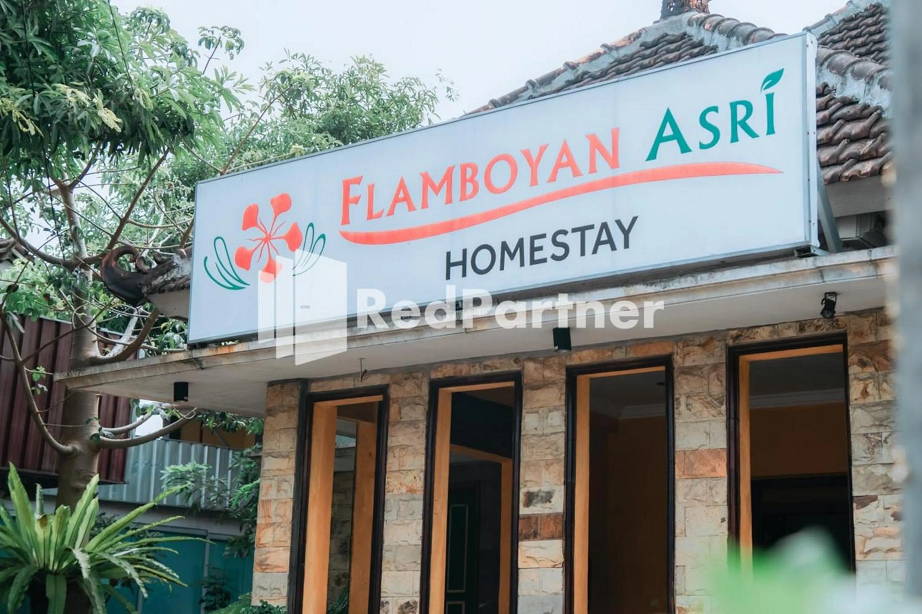 Property building in Flamboyan Asri Syariah Mitra RedDoorz near Kampung Inggris Pare