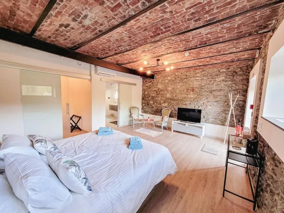 Bedroom, Bed in Au bout de mes rêves