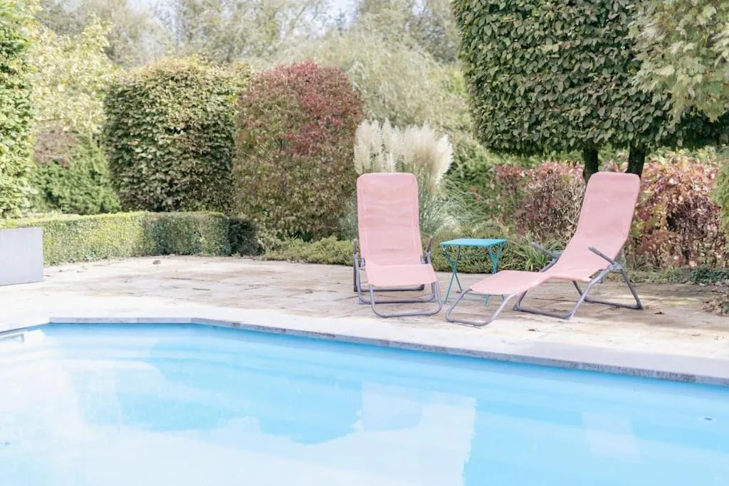 Swimming pool in Au bout de mes rêves