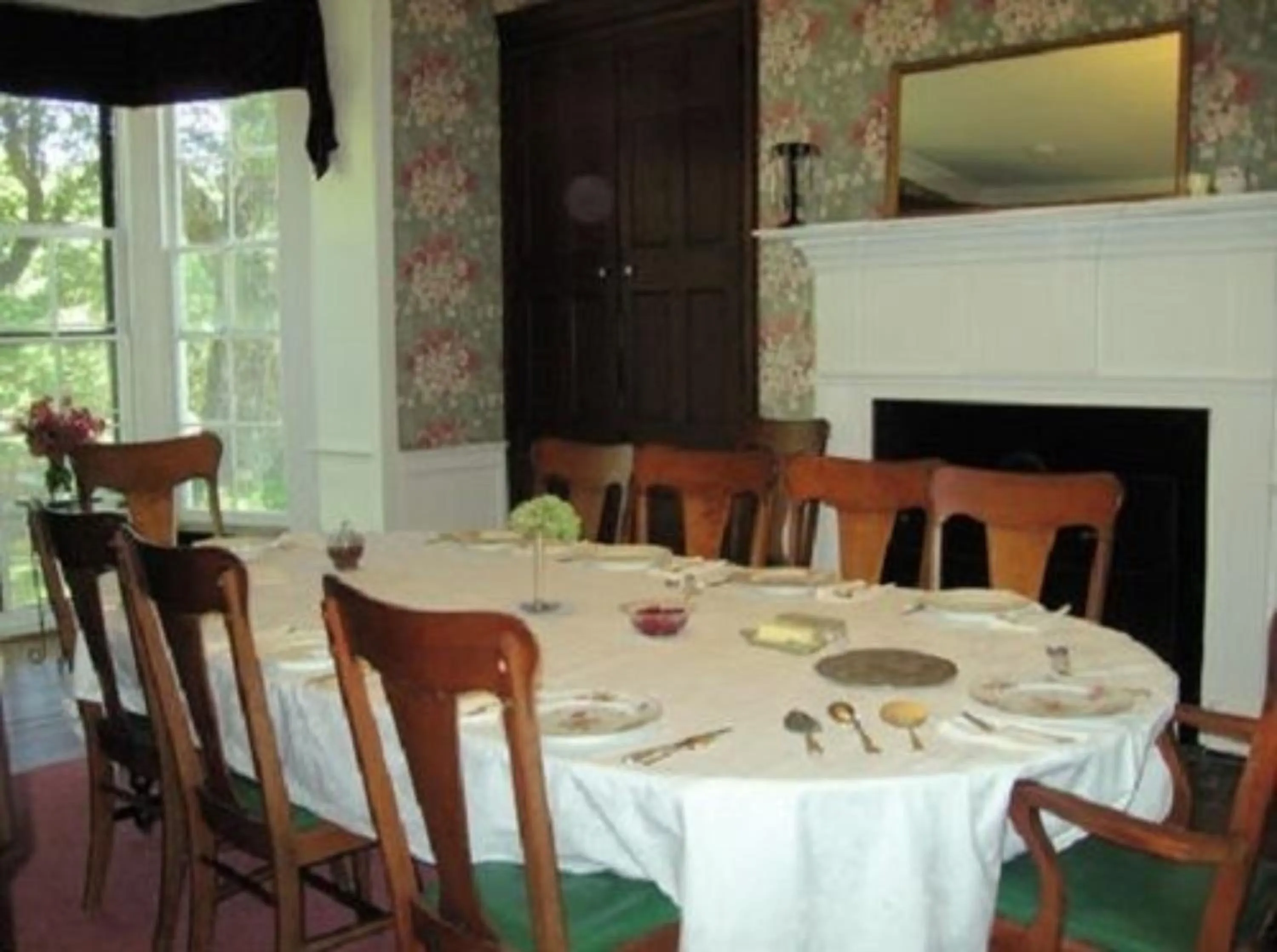 Dining area in Oak Grove Bed and Breakfast