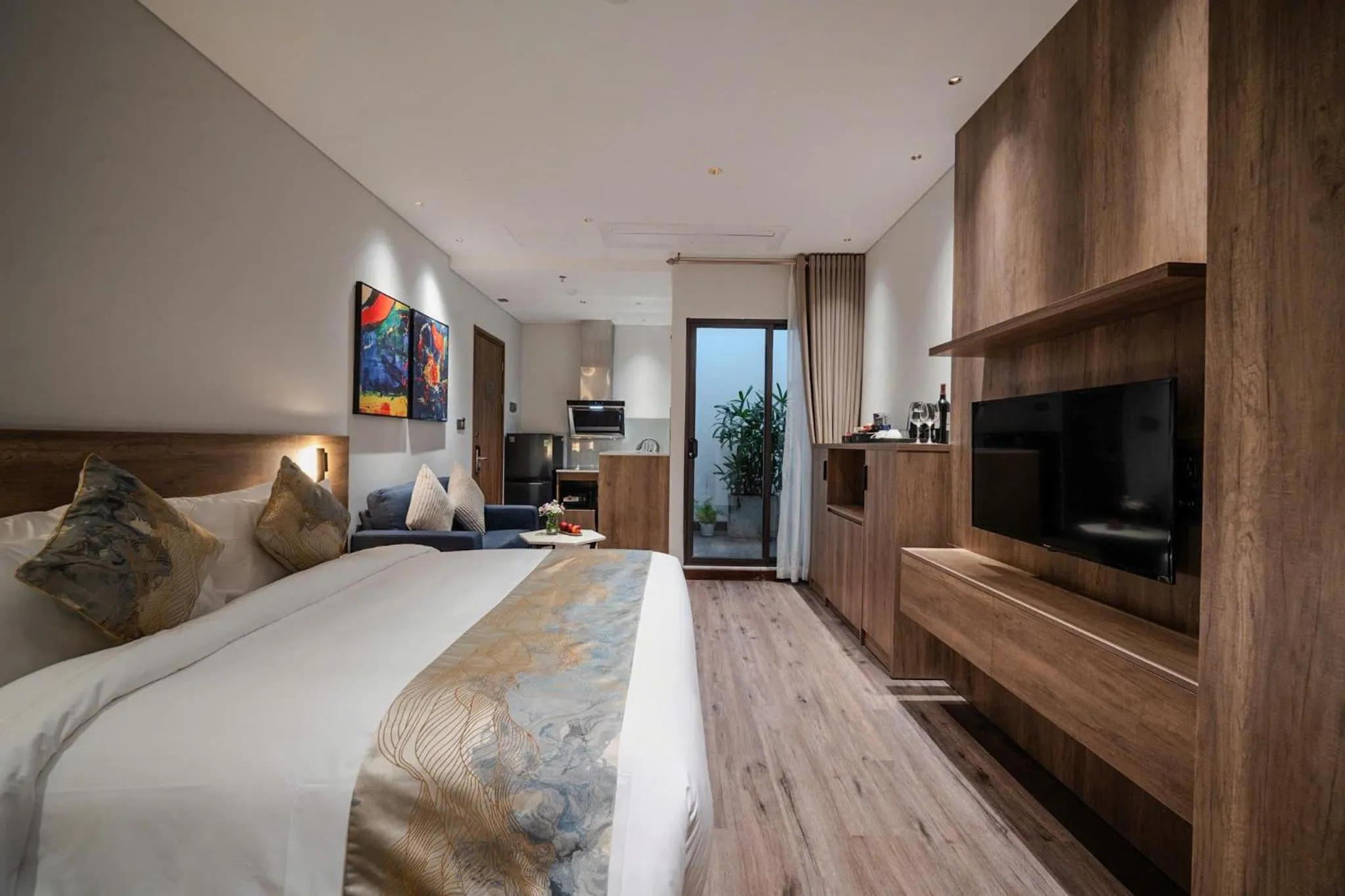 Communal lounge/ TV room, Bed in The Dream Suite