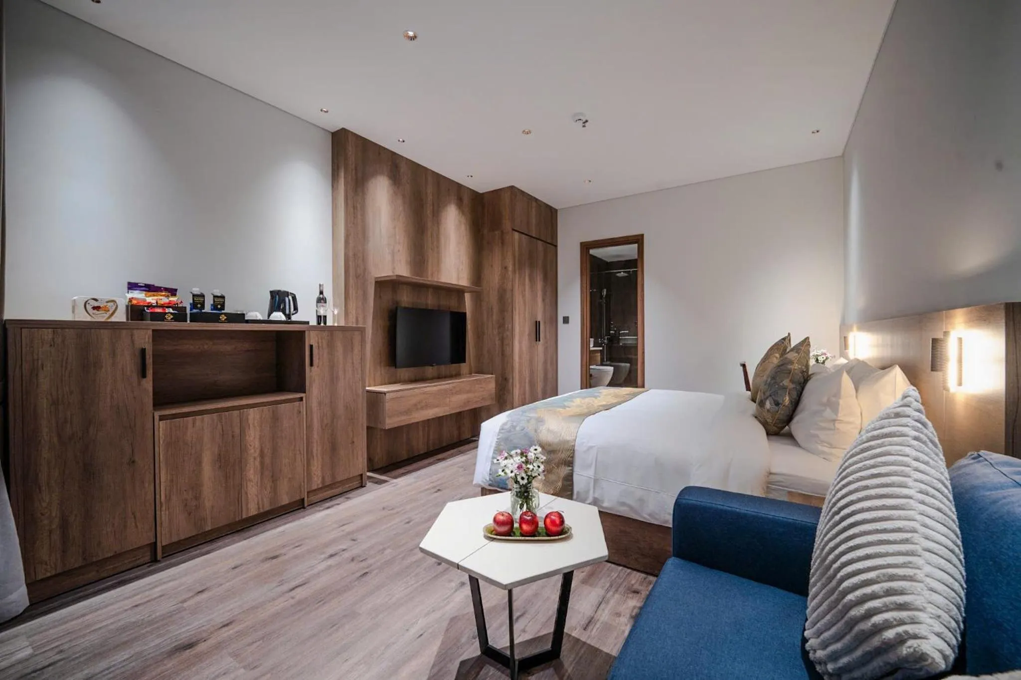 Photo of the whole room, Bed in The Dream Suite