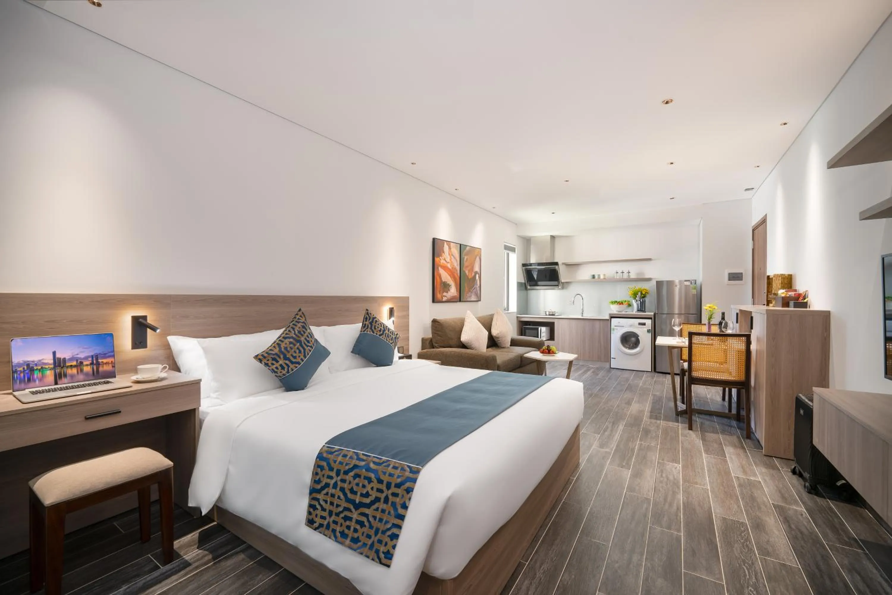 Photo of the whole room, Bed in The Dream Suite