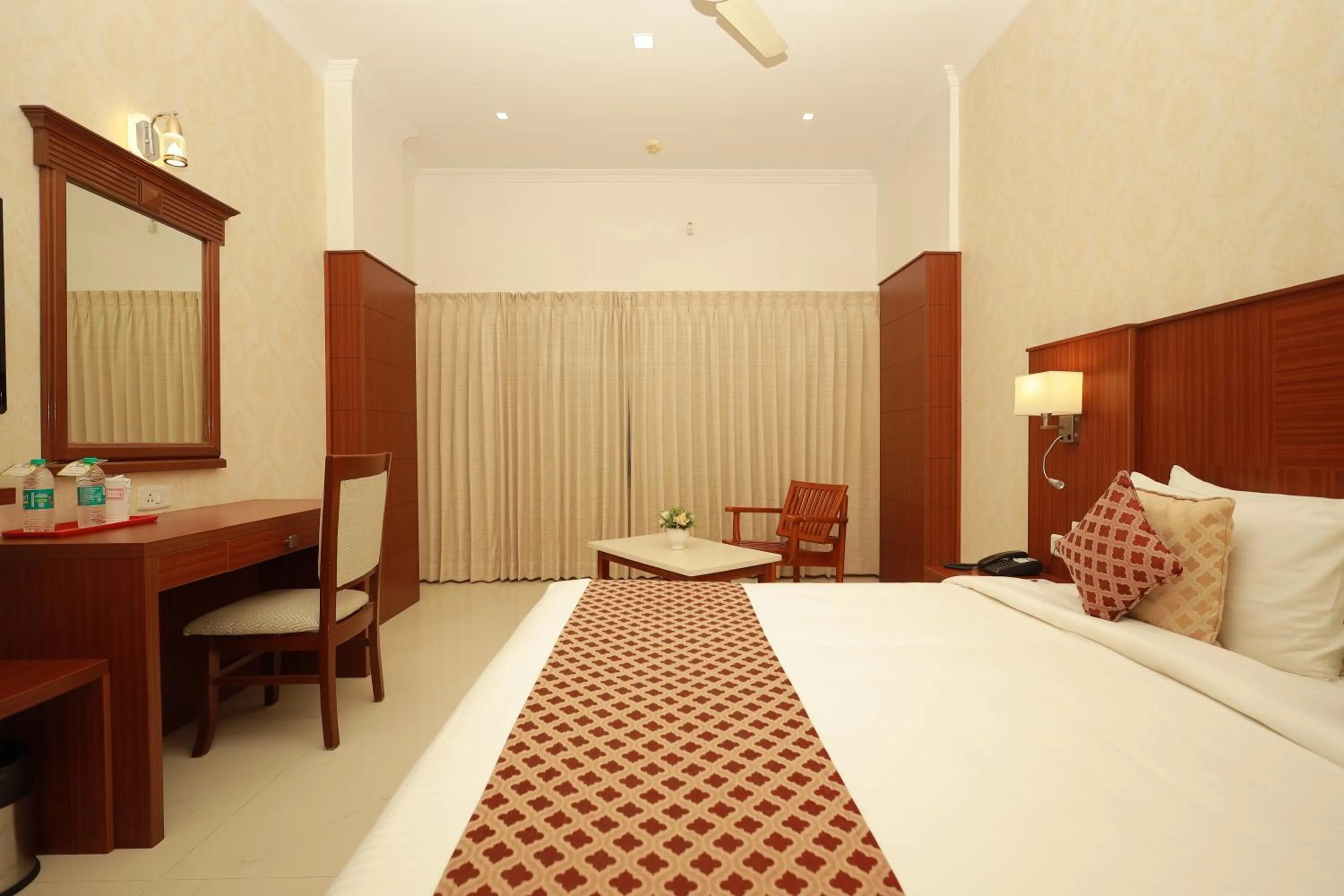 Bed in Hotel DSF Grand Plaza