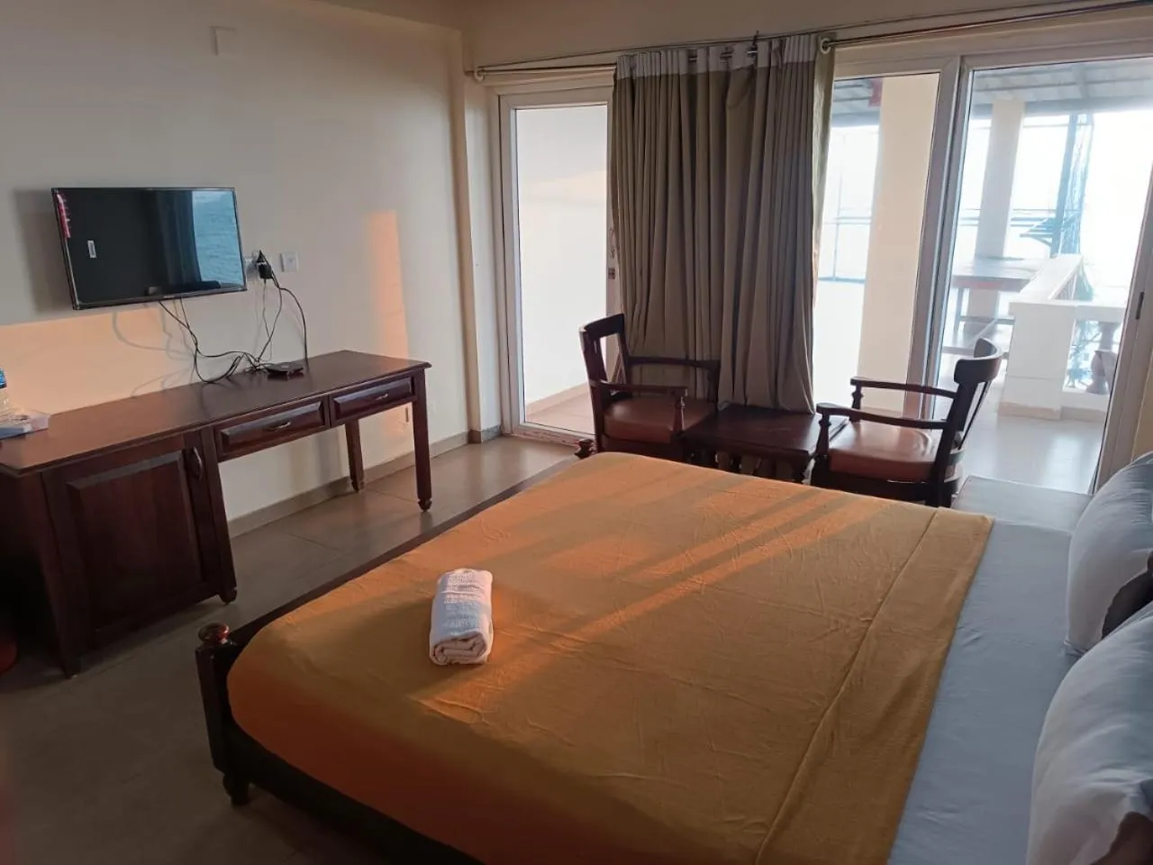 Bedroom, Bed in Baywatch Beach Homes