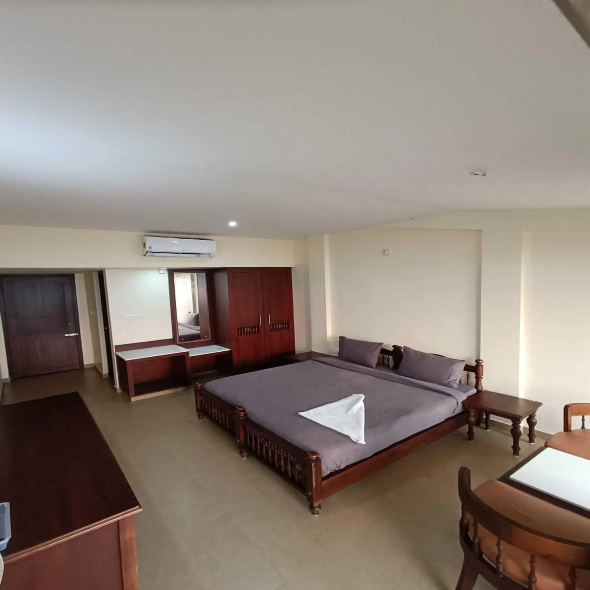 Bedroom, Bed in Baywatch Beach Homes