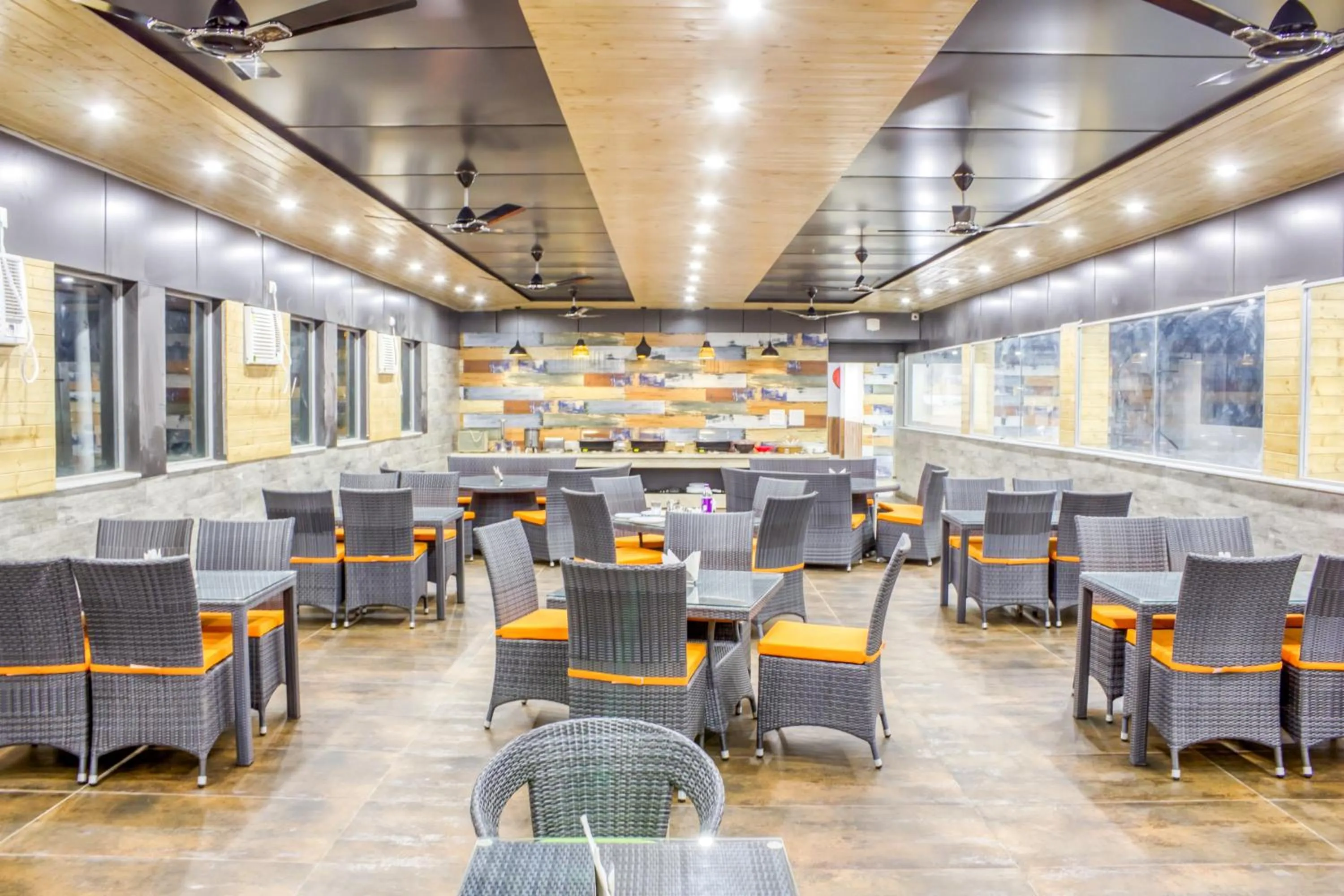 Restaurant/places to eat in Zip By Spree Hotels Grand Legacy Prime