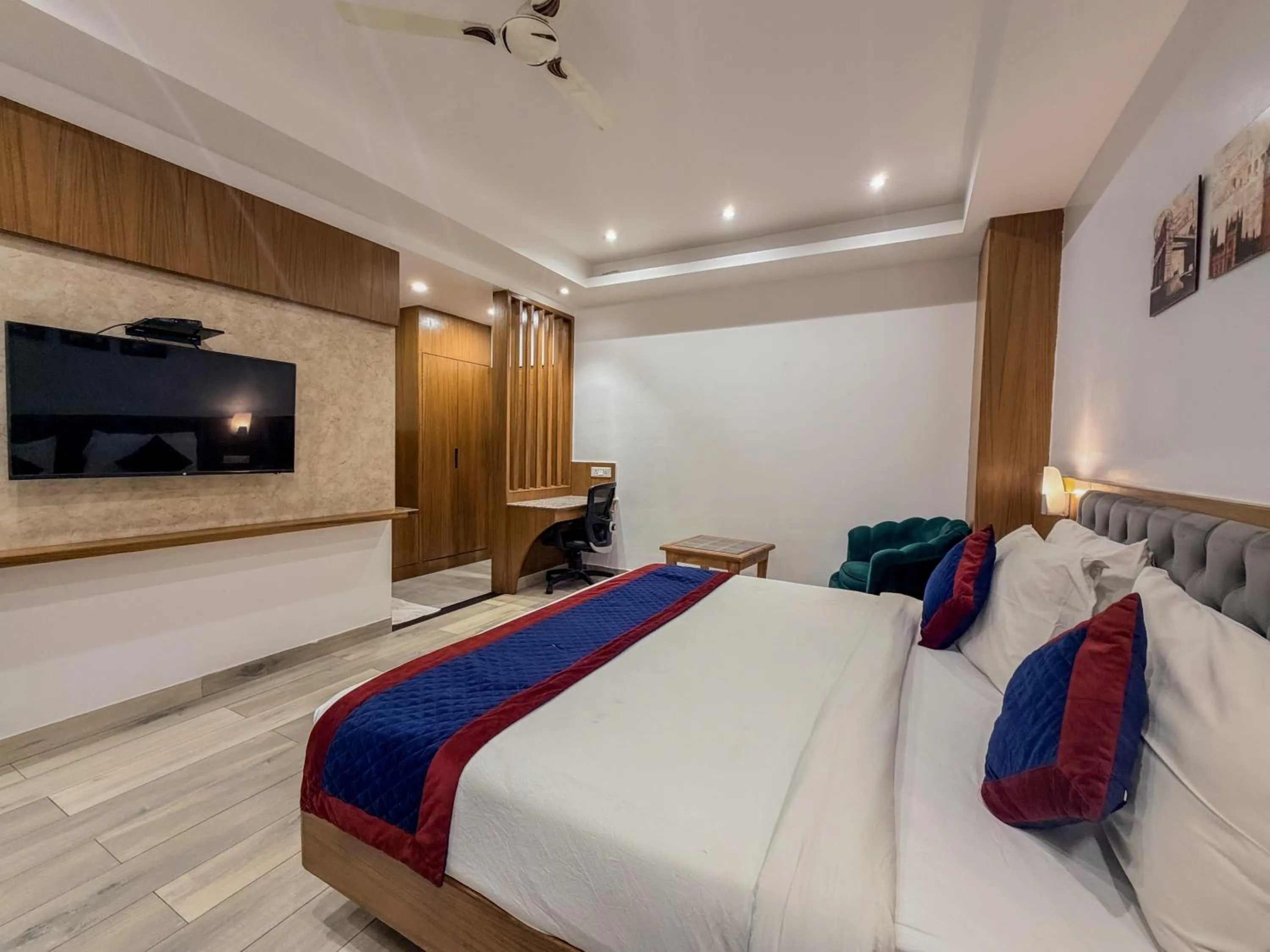 Bed in Zip By Spree Hotels Grand Legacy Prime