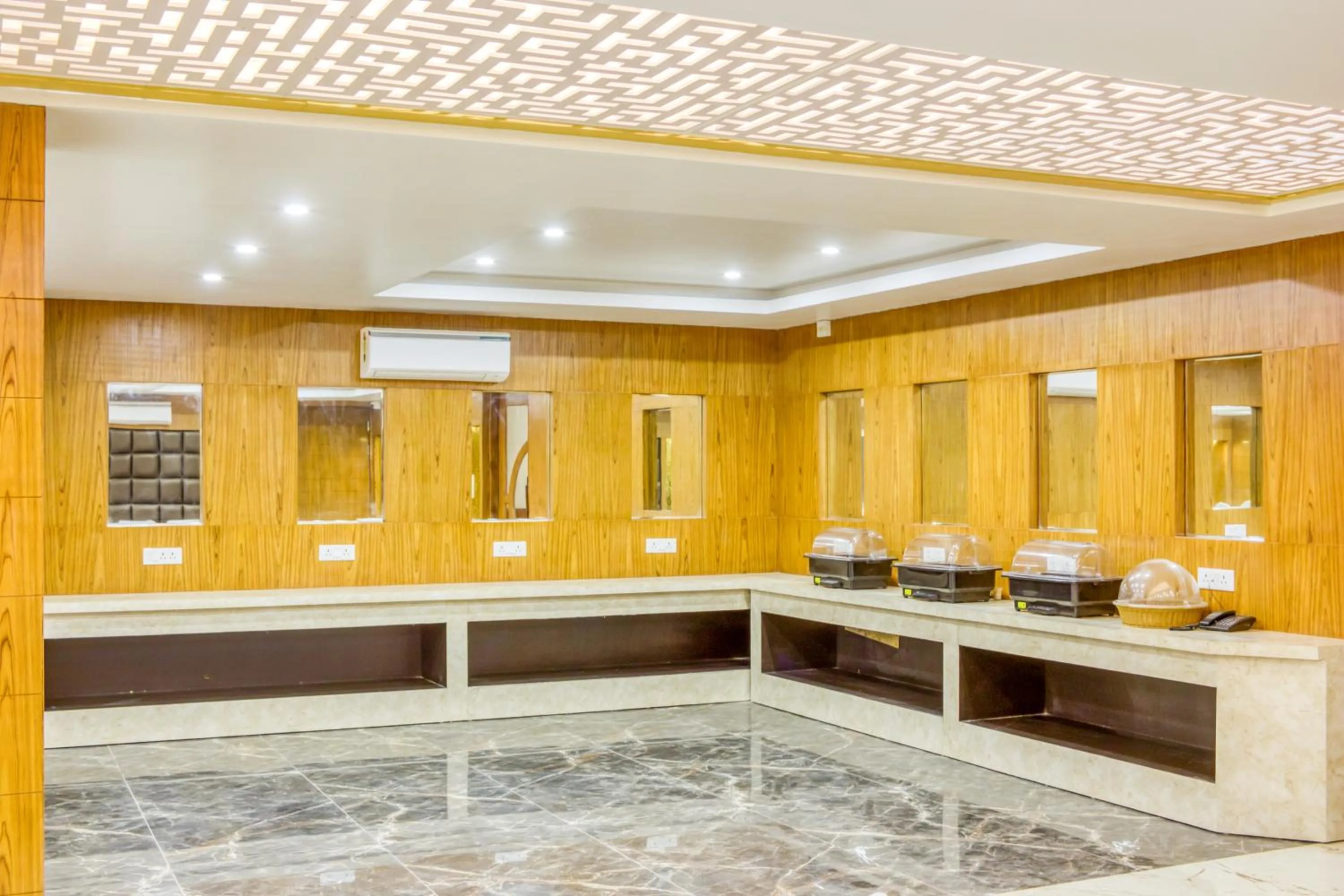 Restaurant/places to eat in Zip By Spree Hotels Grand Legacy Prime