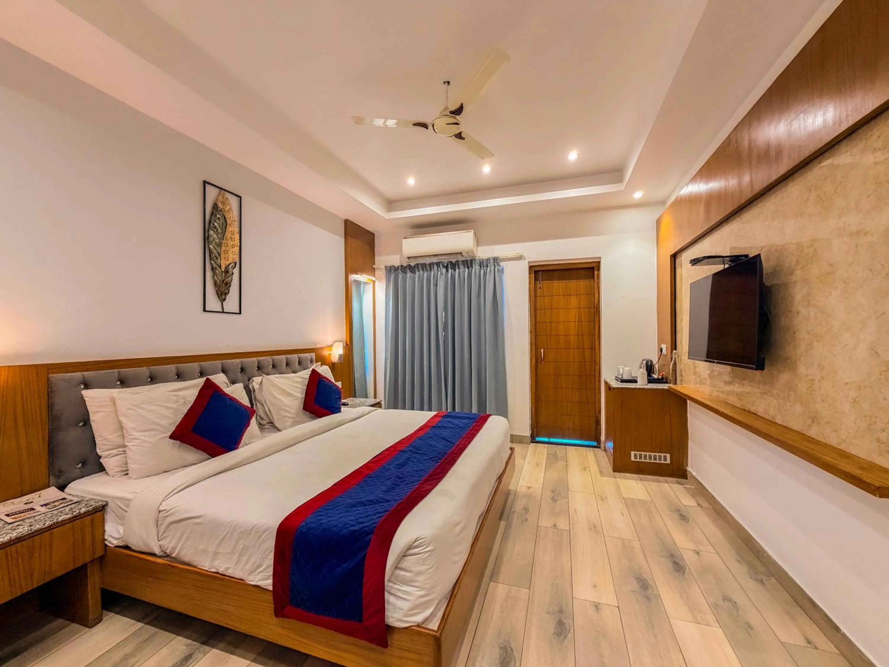 Bed in Zip By Spree Hotels Grand Legacy Prime