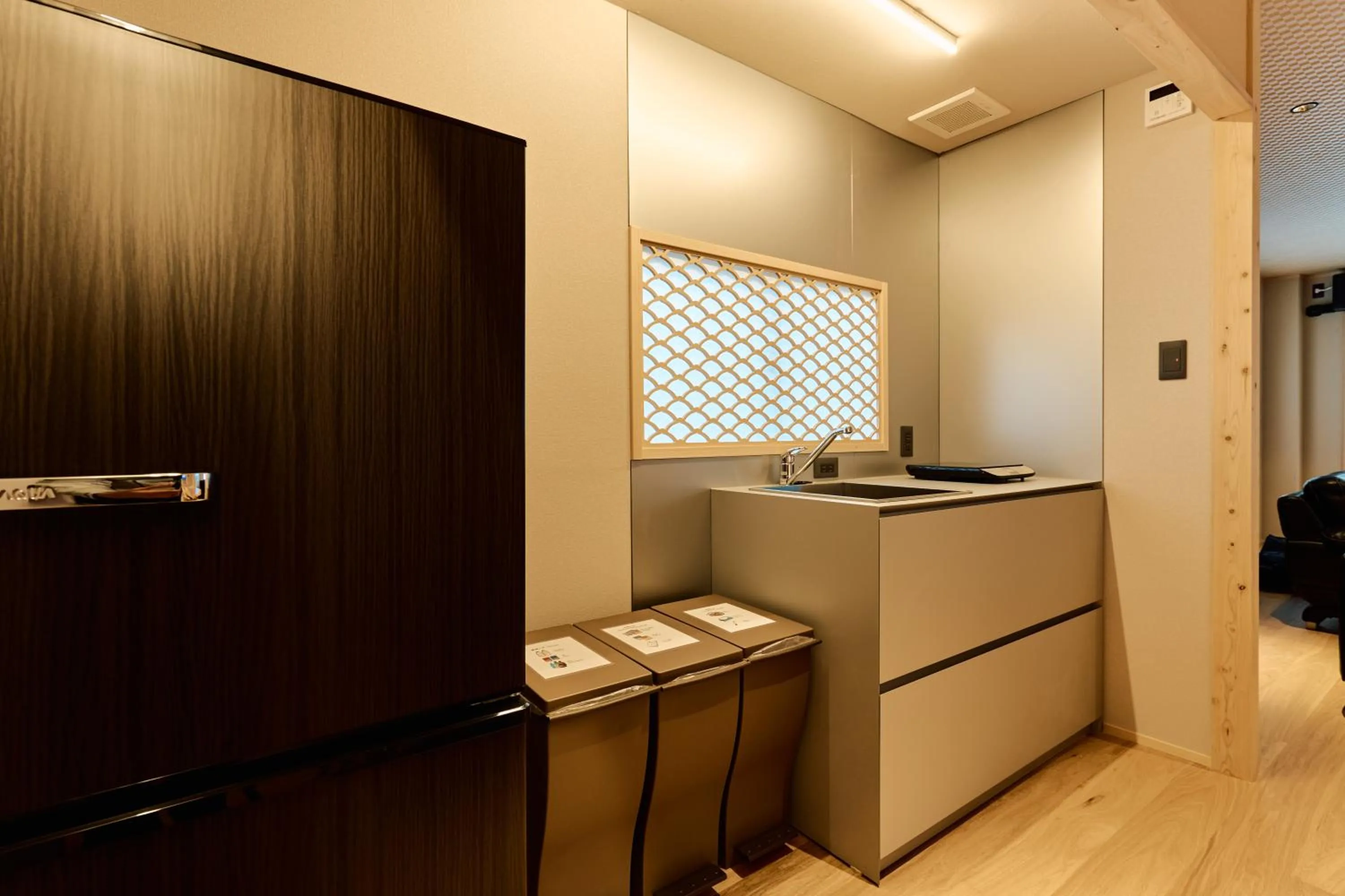 KONJAKUSO Osaka Tempozan "IKESU" Projection M apping SPA "TAKADORO" Wheel View