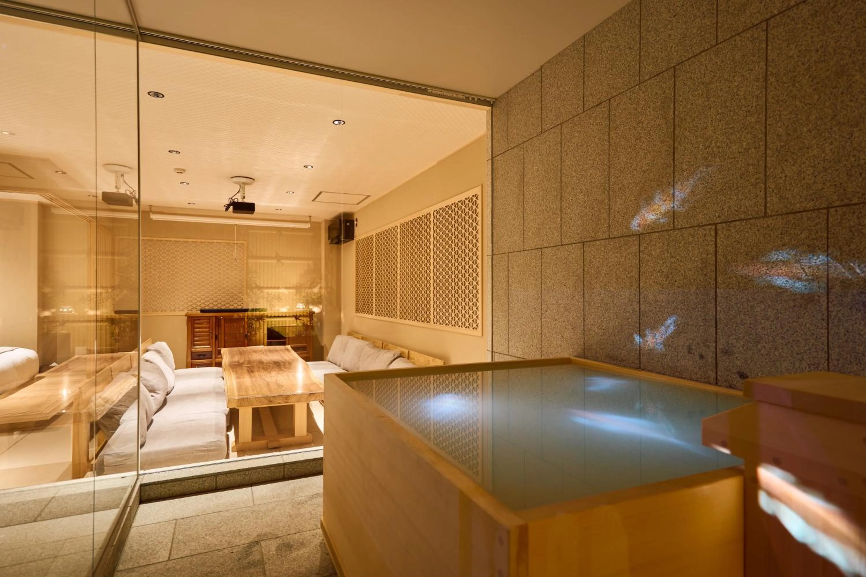 KONJAKUSO Osaka Tempozan "IKESU" Projection M apping SPA "TAKADORO" Wheel View