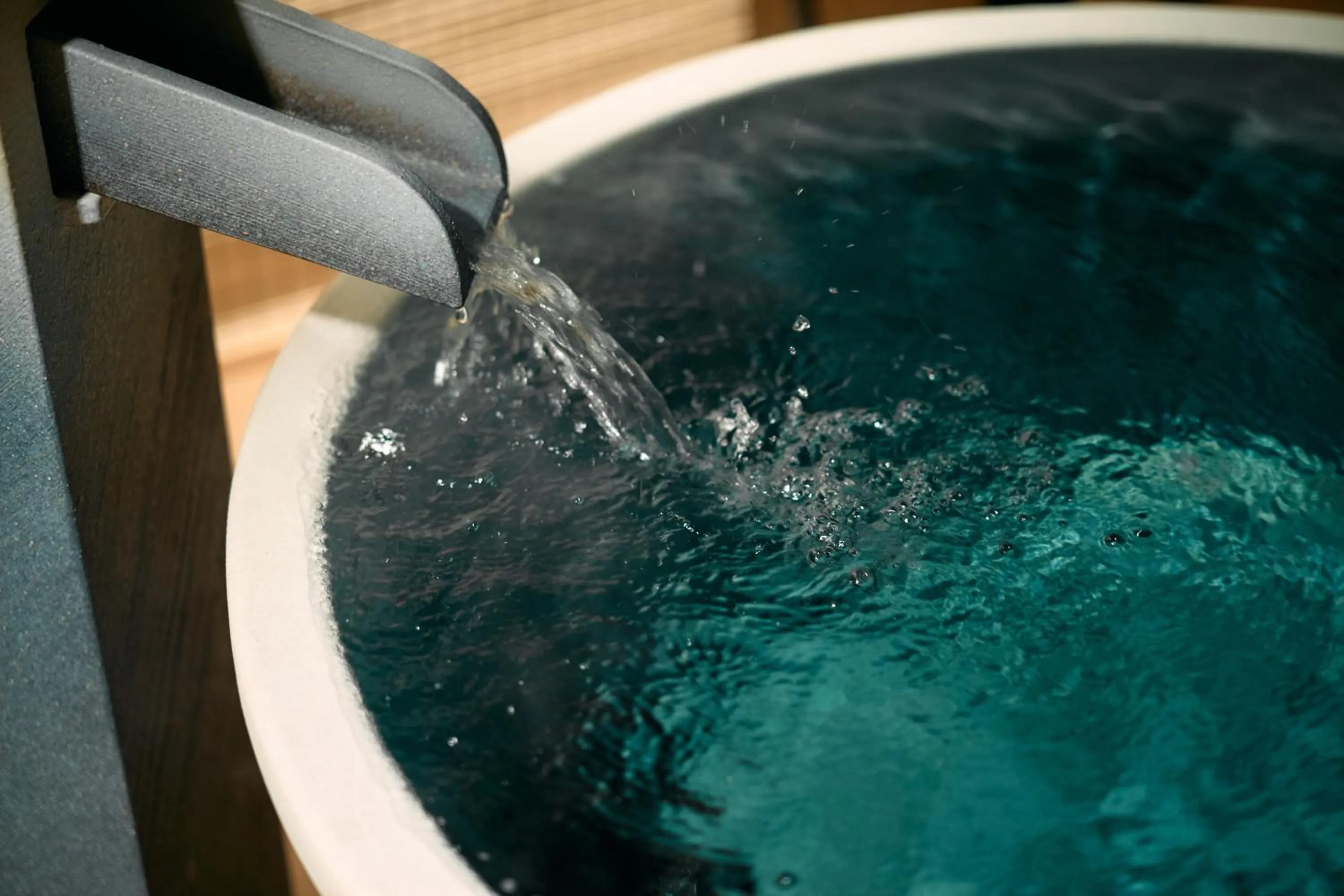 Open Air Bath in KONJAKUSO Osaka Tempozan "IKESU" Projection M apping SPA "TAKADORO" Wheel View