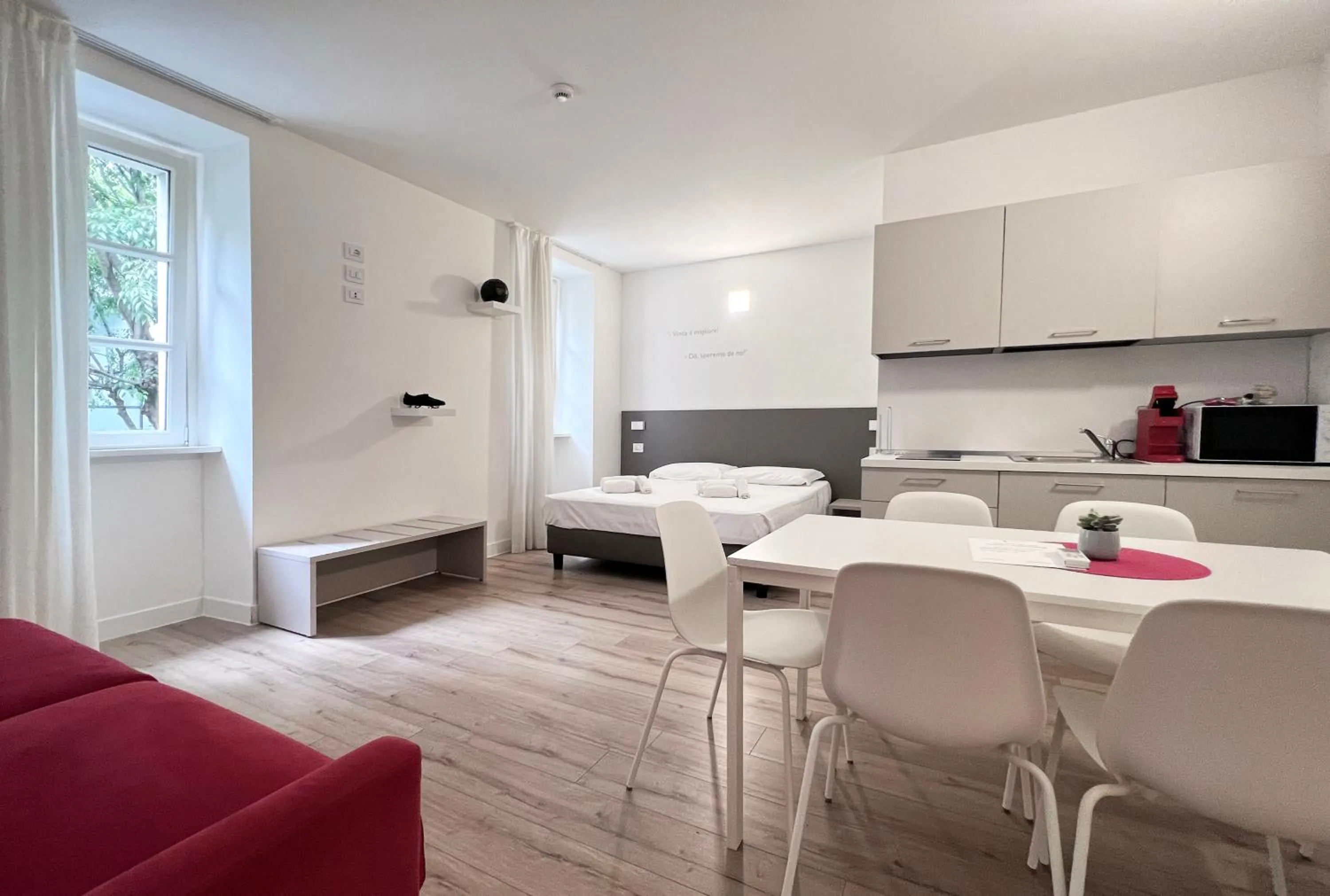 Kitchen or kitchenette in City Gallery Apartments