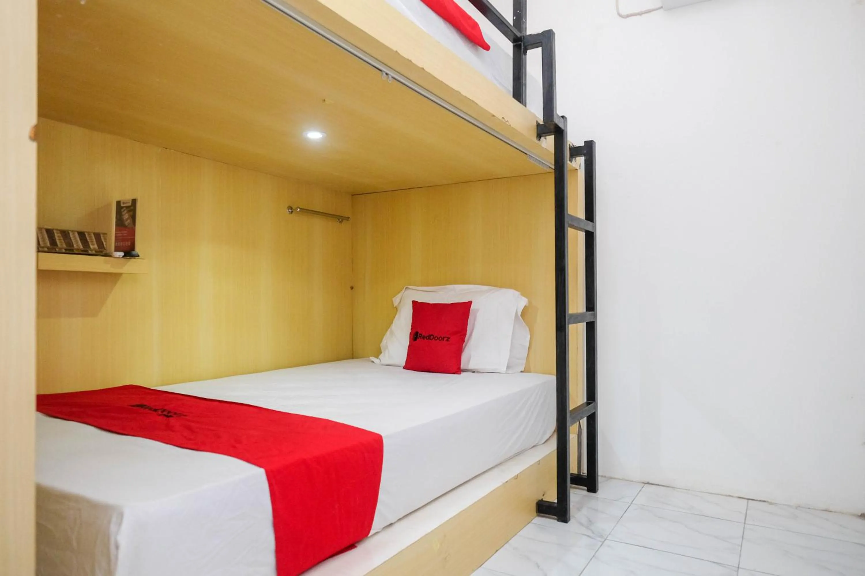 Bedroom, Bed in RedDoorz Hostel near Lawang Sewu Semarang