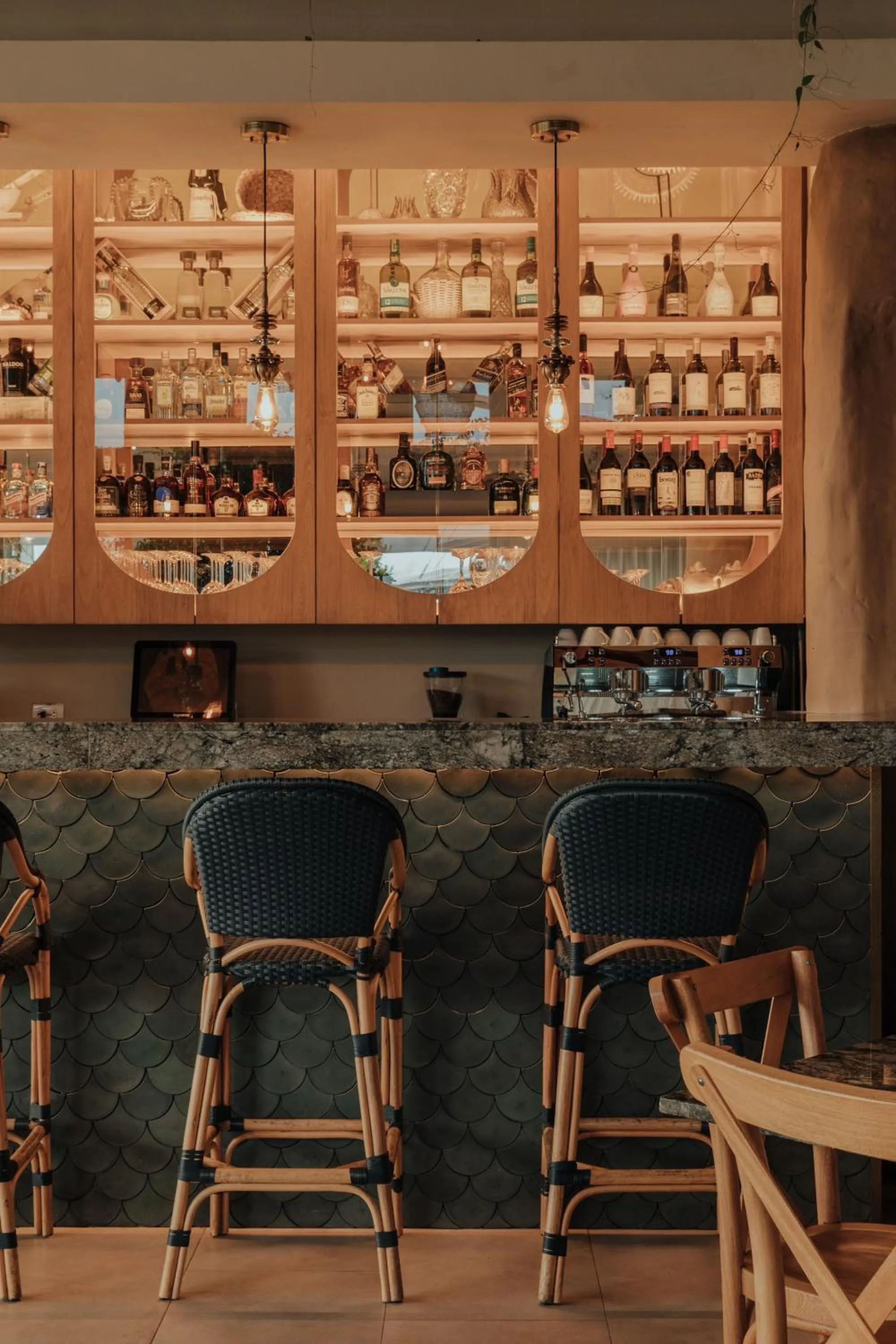 Restaurant/places to eat in Tau House