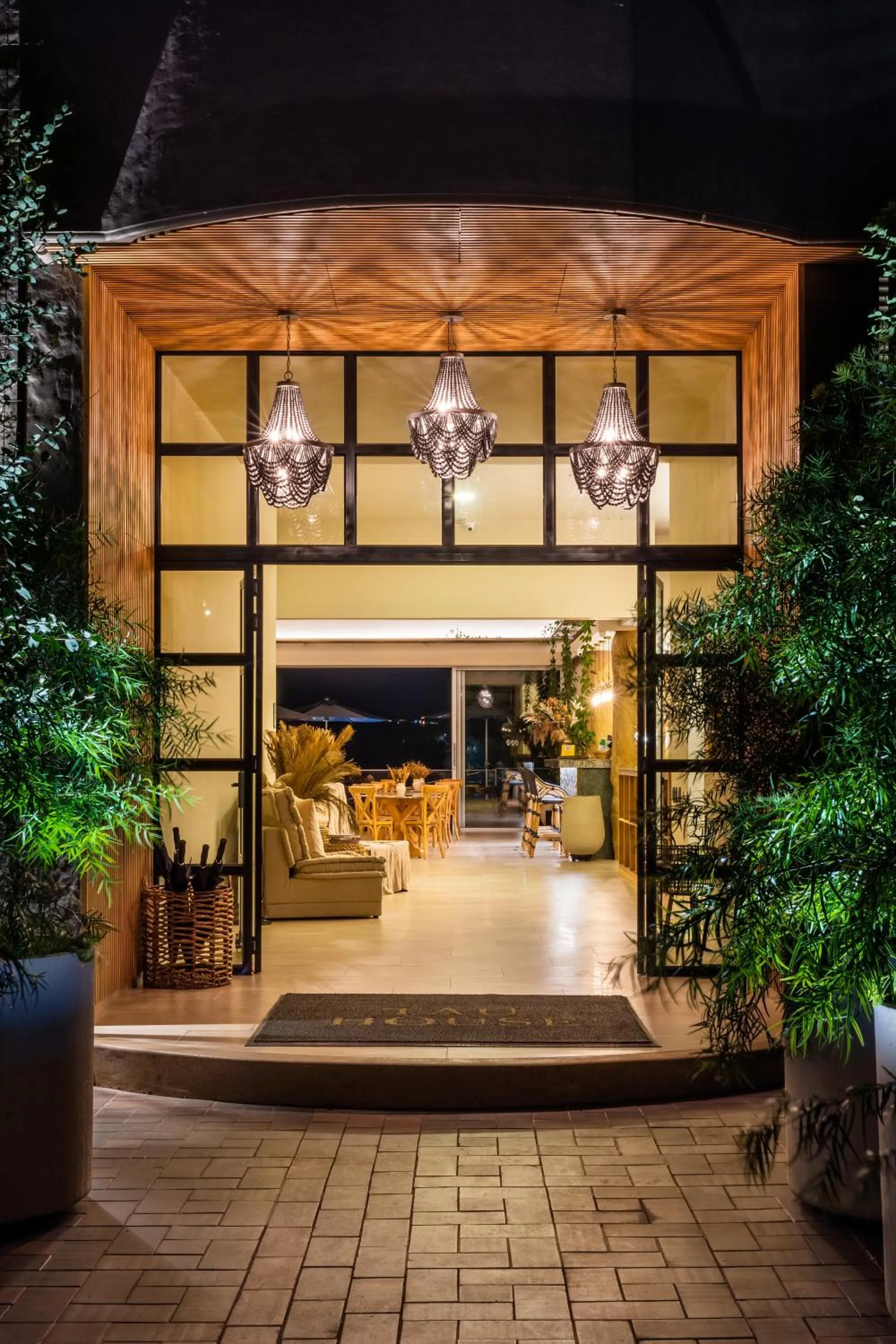 Facade/entrance in Tau House