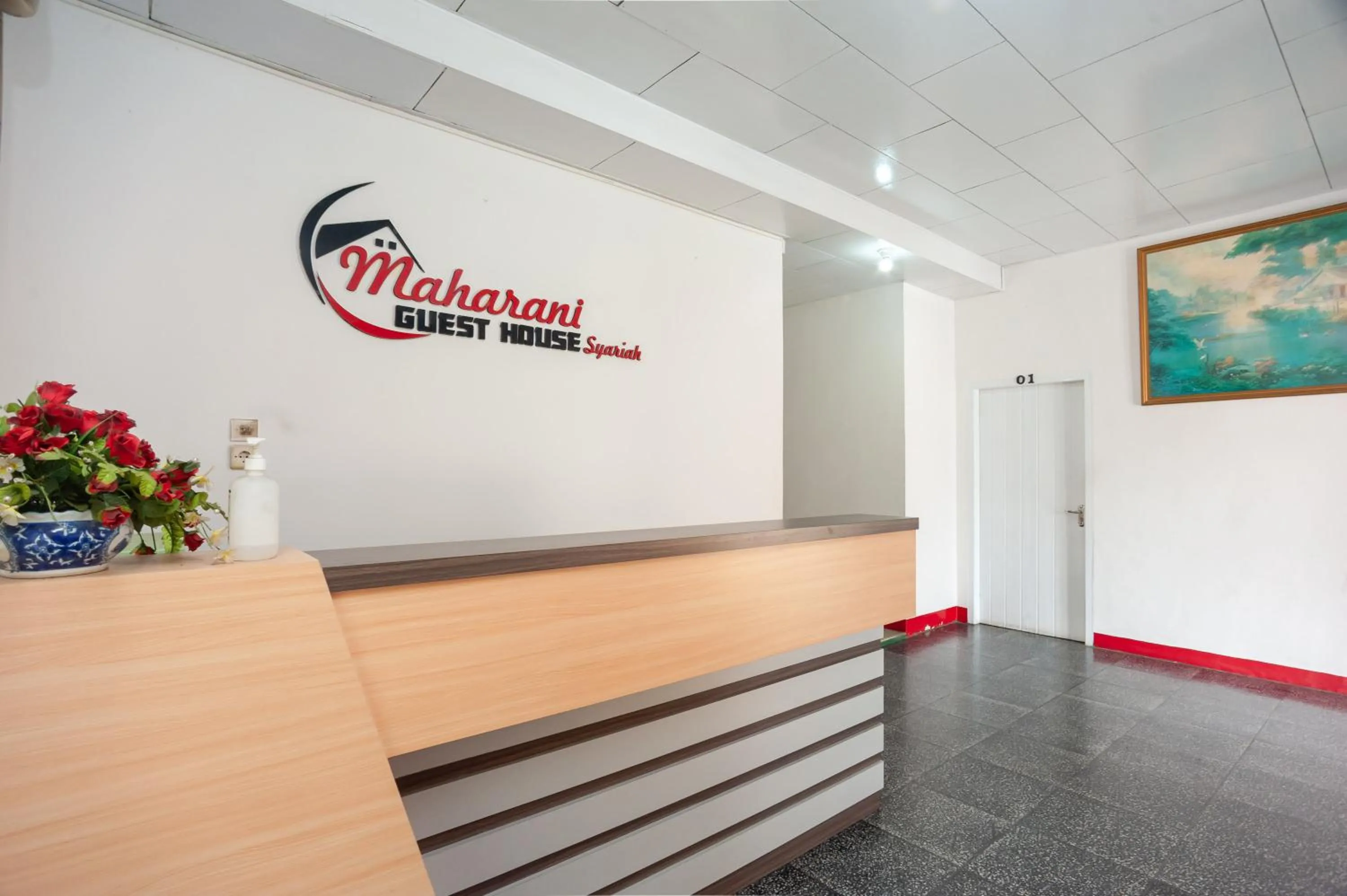 Lobby or reception in RedDoorz Syariah near Tugu Juang Jambi 3