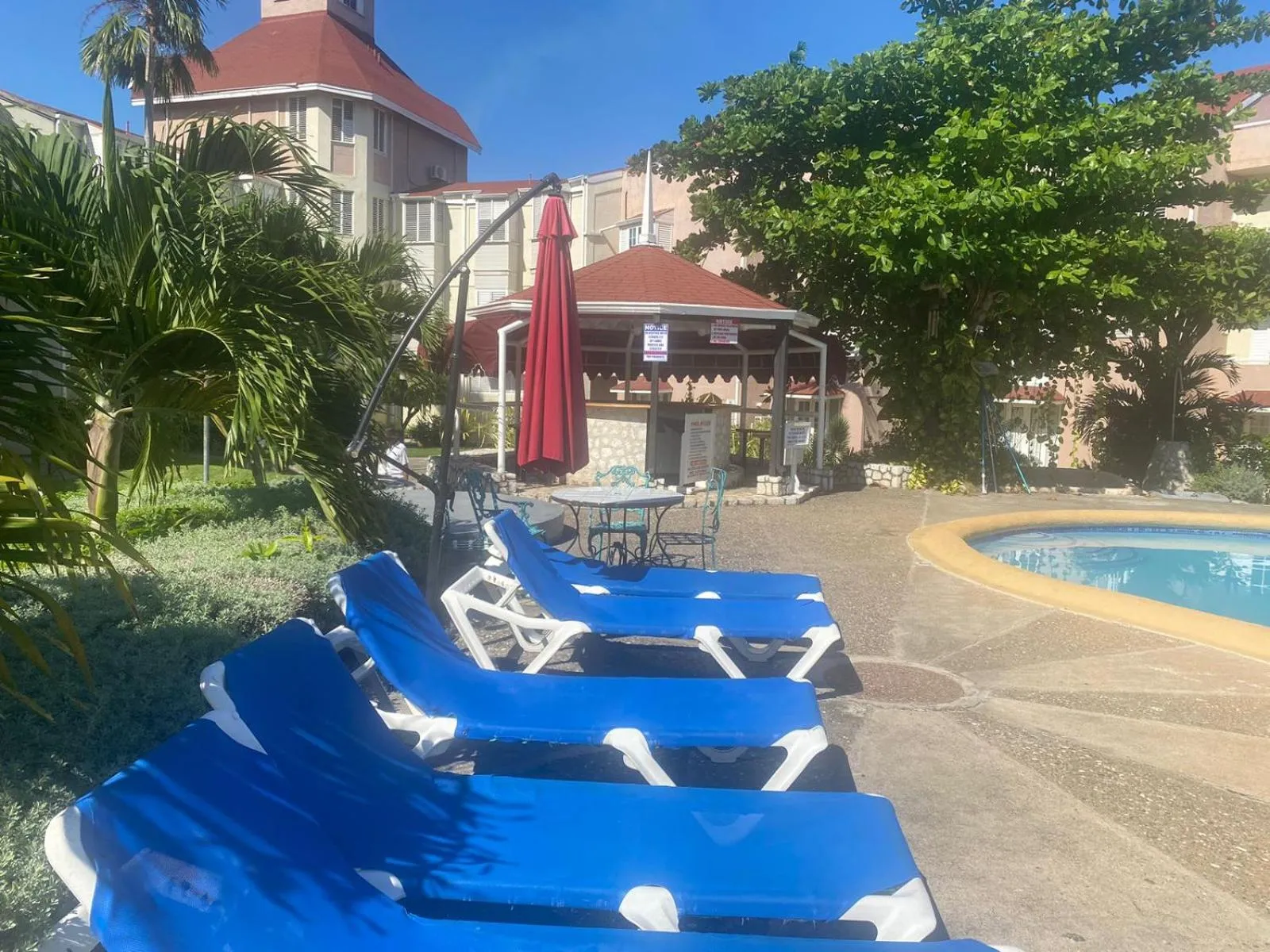 Property building, Swimming Pool in Fisherman's Point