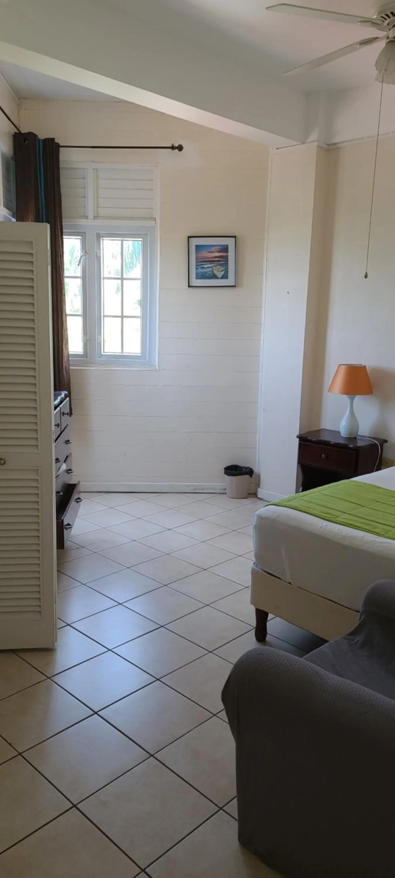 Bedroom, Seating Area in Fisherman's Point