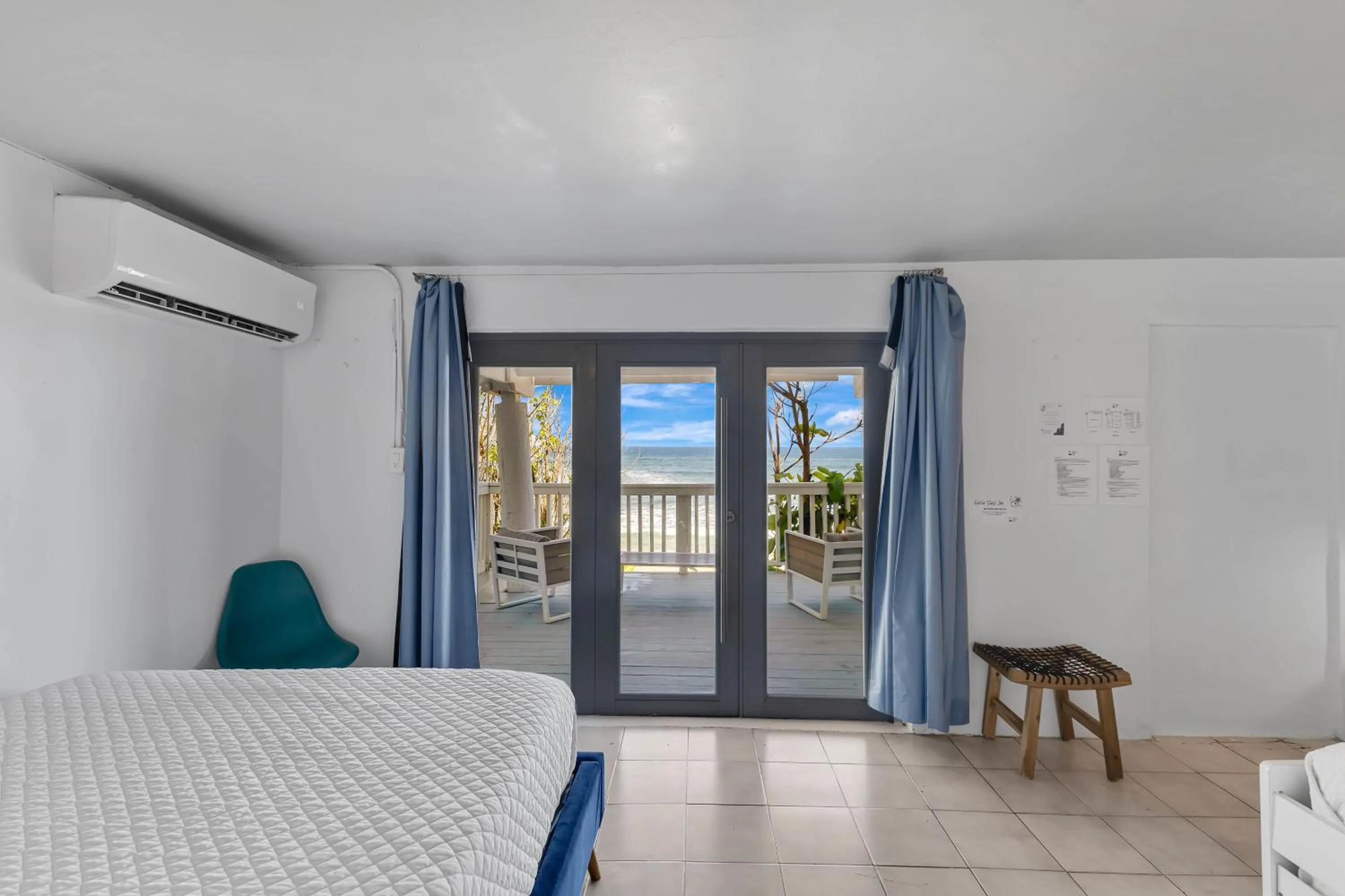 Bed in Bella Surf Inn